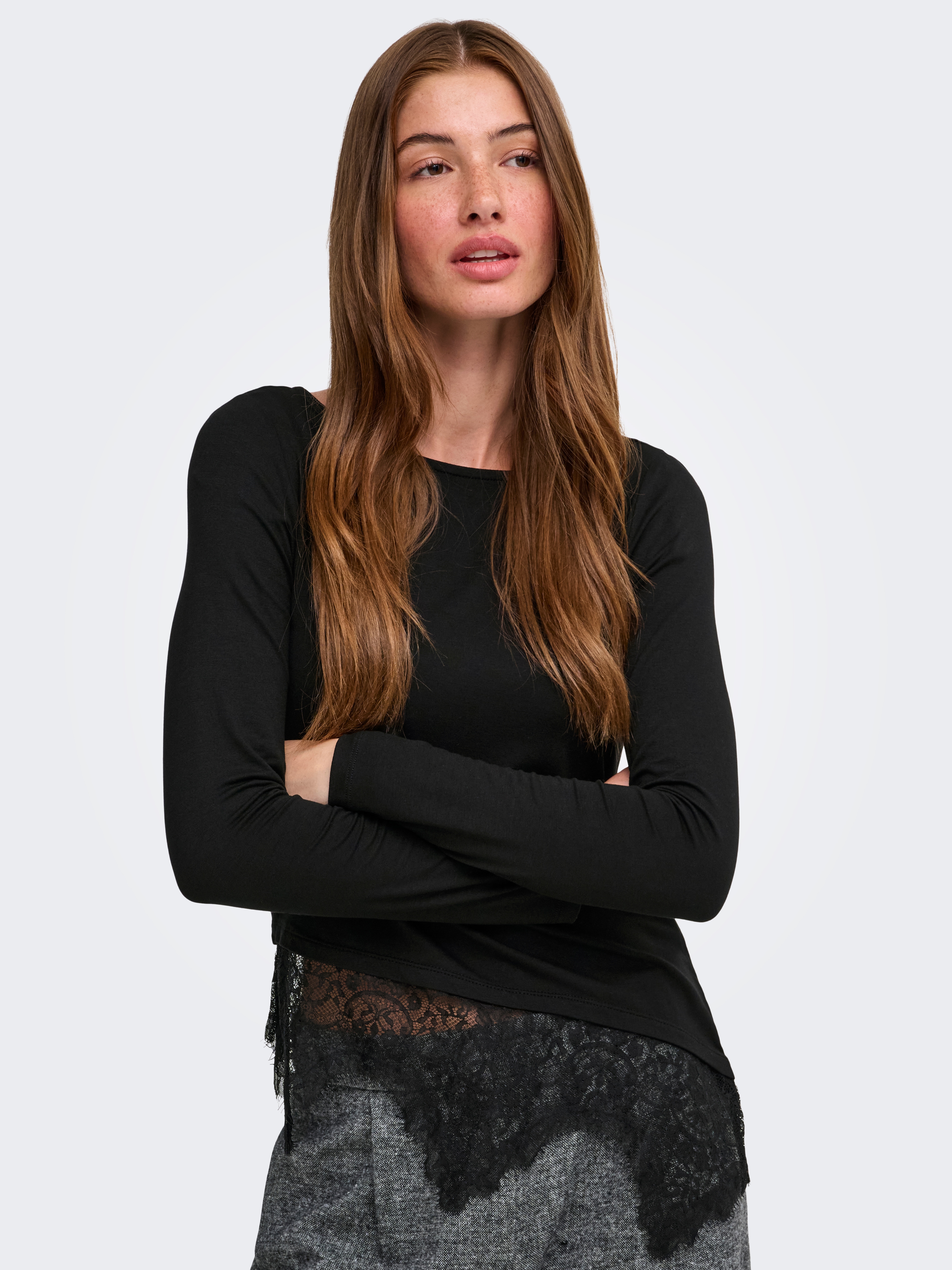 ONLY Spitzenshirt "ONLLAILA L/S LACE MIX TOP JRS NOOS" Viskosemischung, regular fit