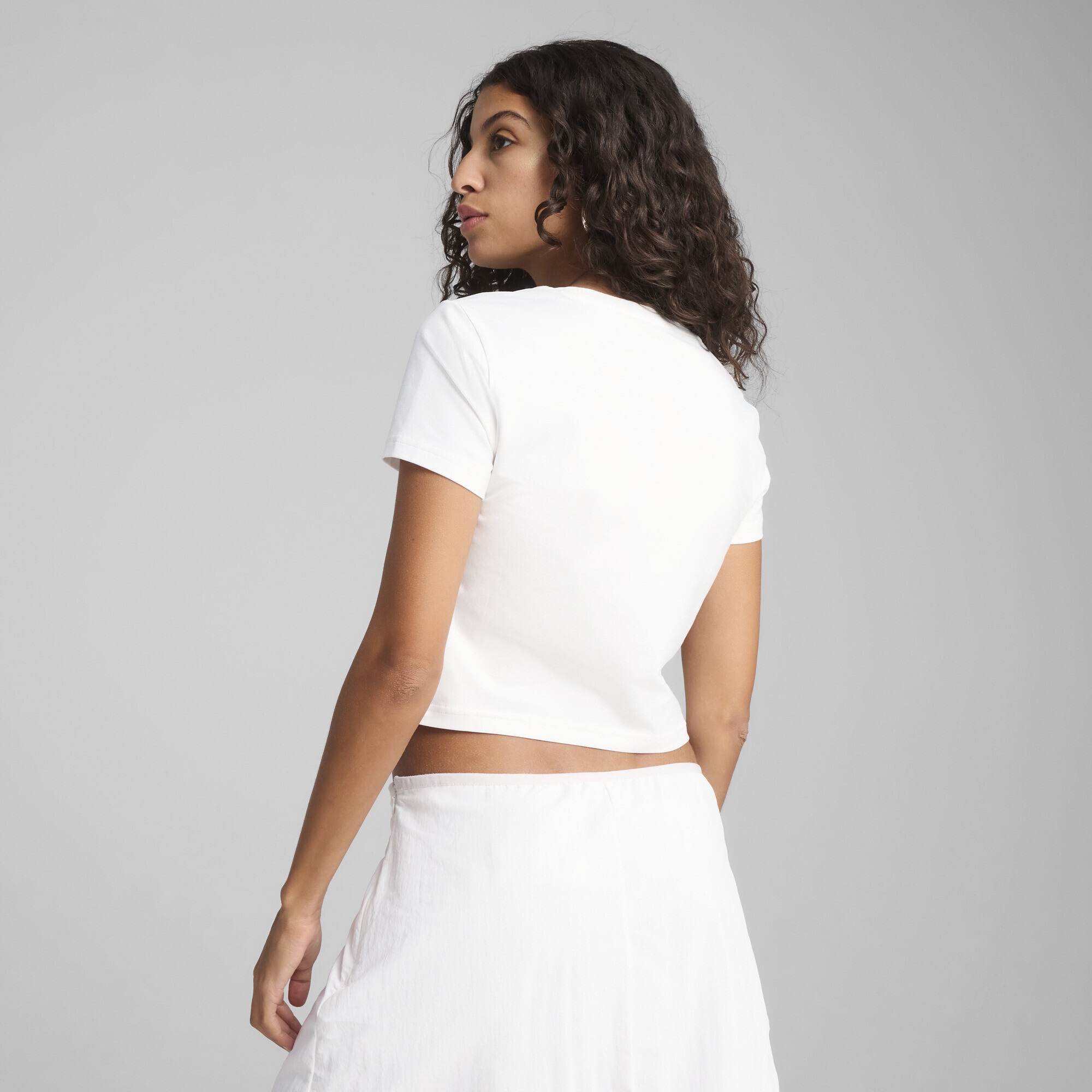 PUMA T-Shirt »WARDROBE ESS Kurzes figurbetontes T-Shirt Damen«