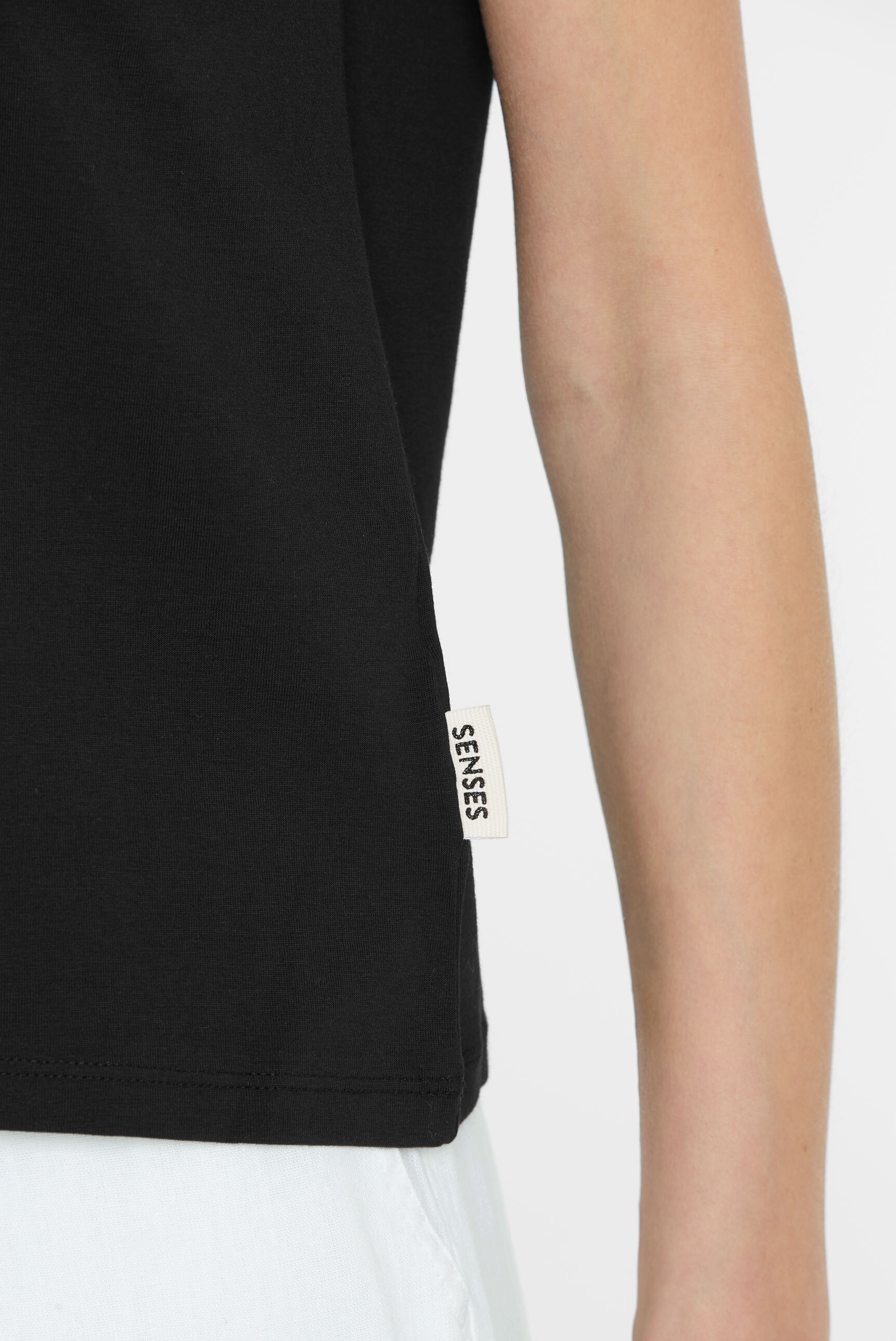 SENSES.THE LABEL Rundhalsshirt mit überschnittenen Schultern