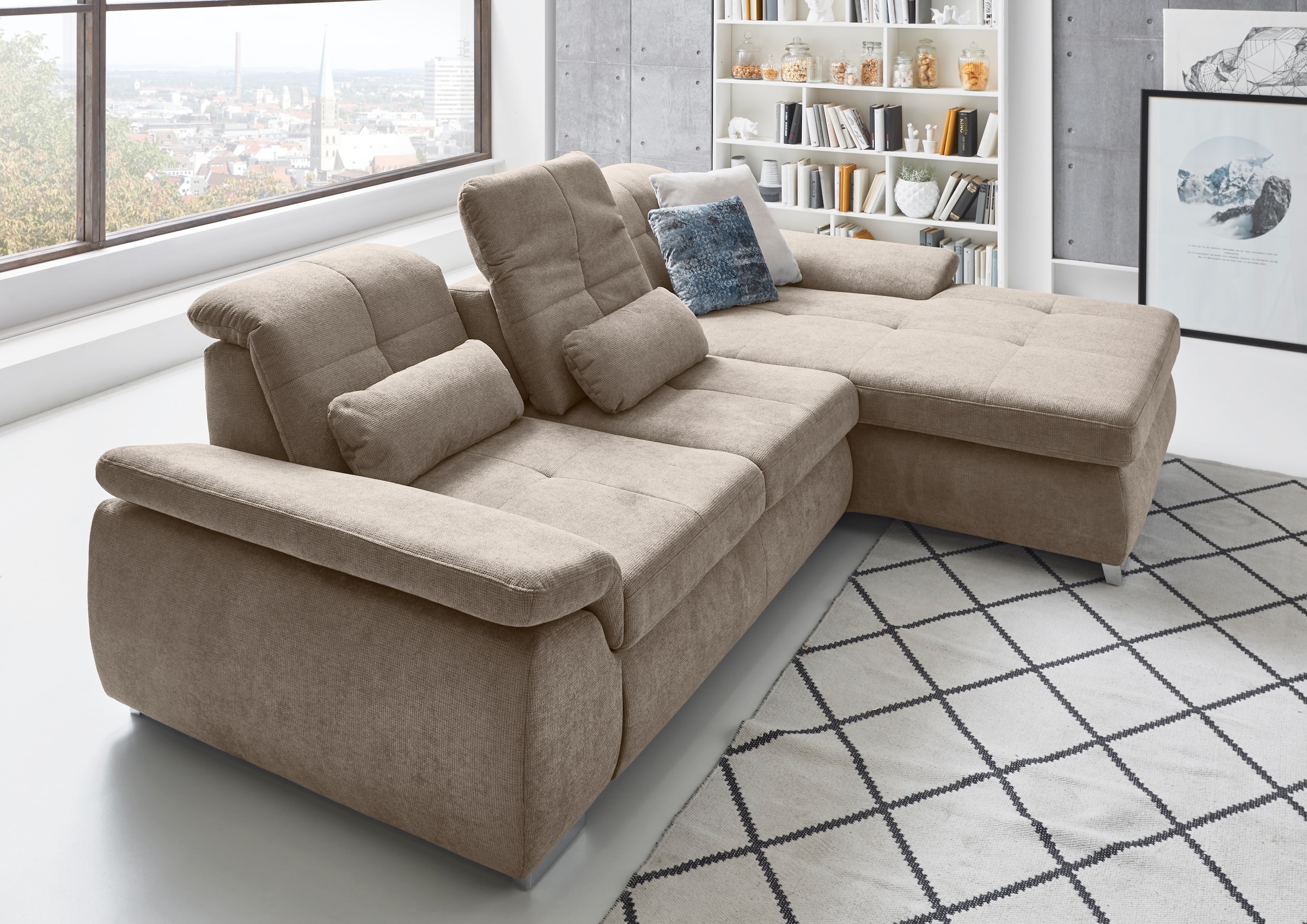 Die PlanBar Ecksofa »MP-IN16037 L-Form mit Kaltschaum-Polsterung«, mit Sitztiefenverstellung & Zierkissen