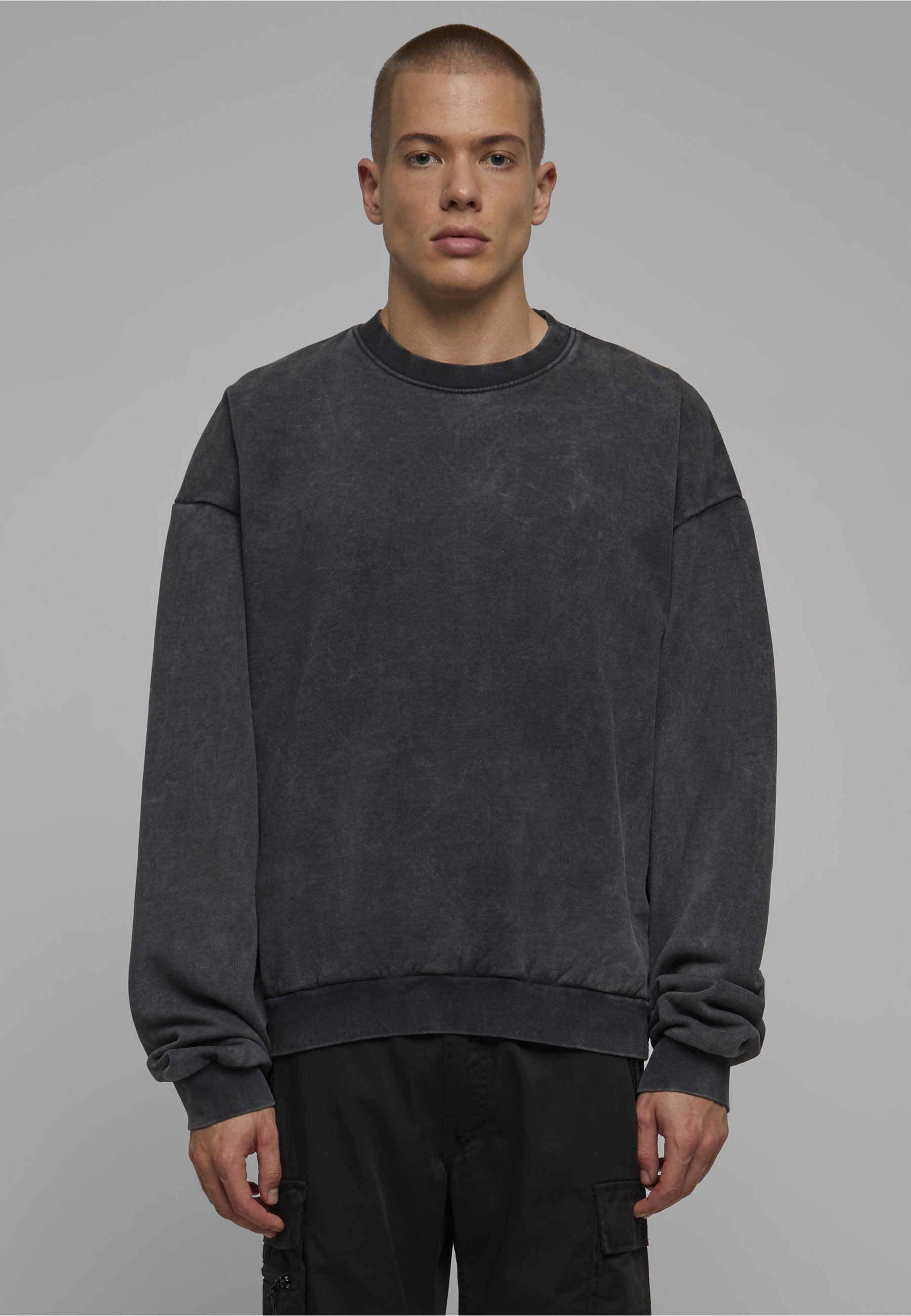 URBAN CLASSICS Sweater »Urban Classics Herren Acid Washed Crew«, 1 Stk.
