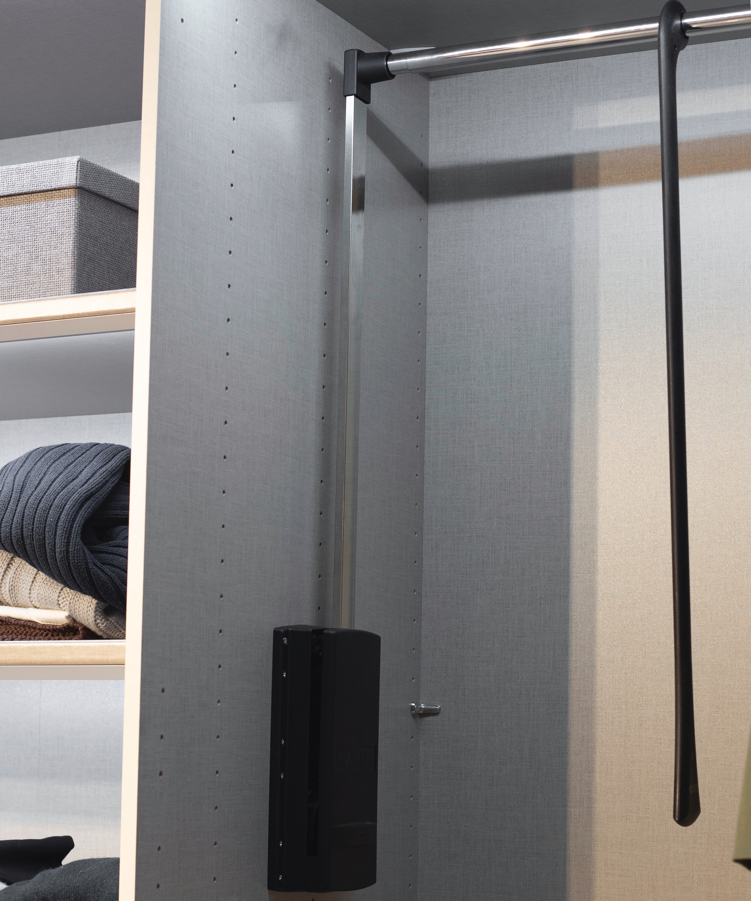 rauch Kleiderstange »Zubehör für Rauch-Schränke Garderobe Kleiderschrank Schranklift« Breite 77-120 cm, viel Stauraum für Hänge-Kleidung