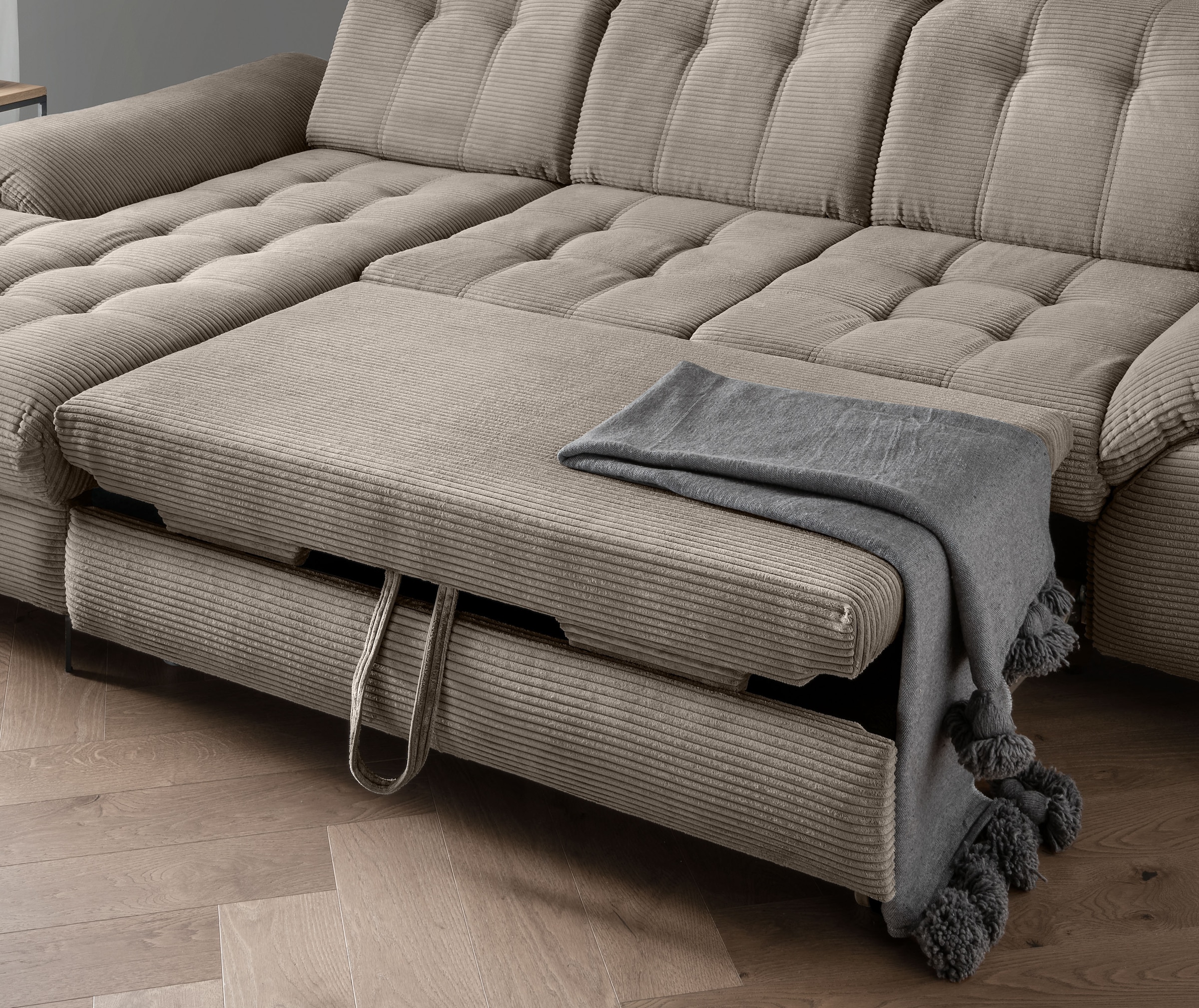 Home affaire Ecksofa »Lazio modern und bequem, schmale Armlehnen, tolle Detailverarbeitung« zwei verschiedene Fußfarben wählbar