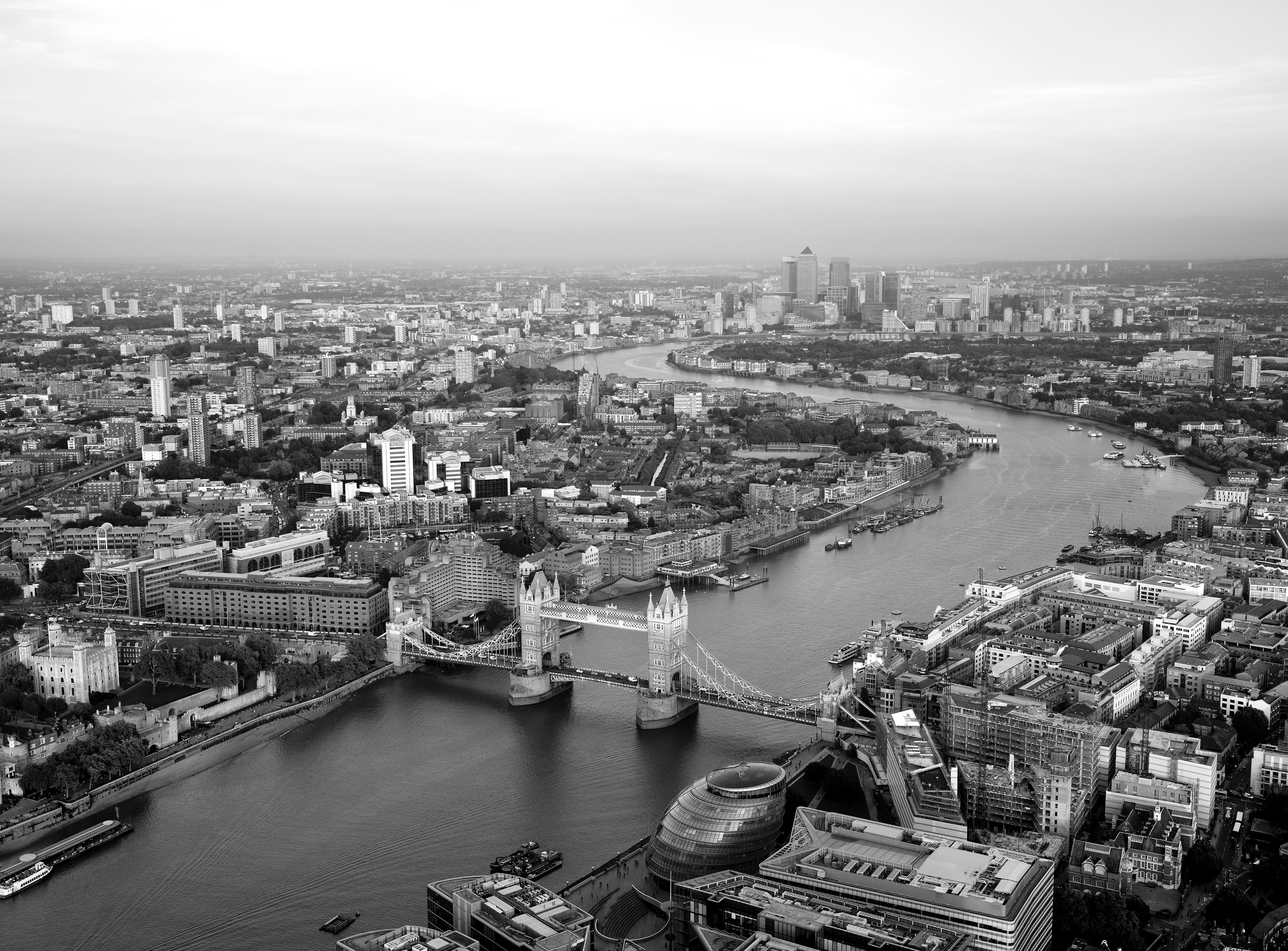 Papermoon Fototapete "London Schwarz & Weiß"