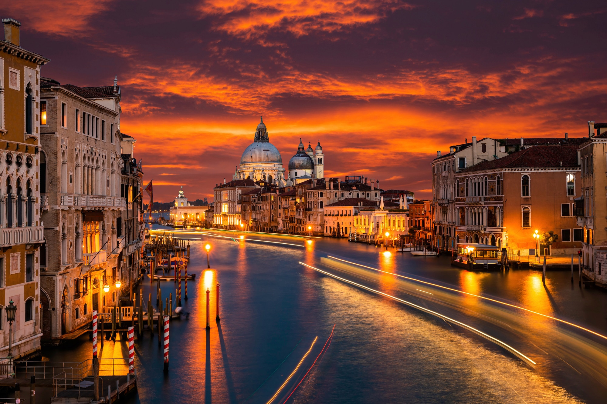 Fototapete »VENEDIG-CANAL GRANDE BASILICA SANTA MARIA DELLA SALUTE«