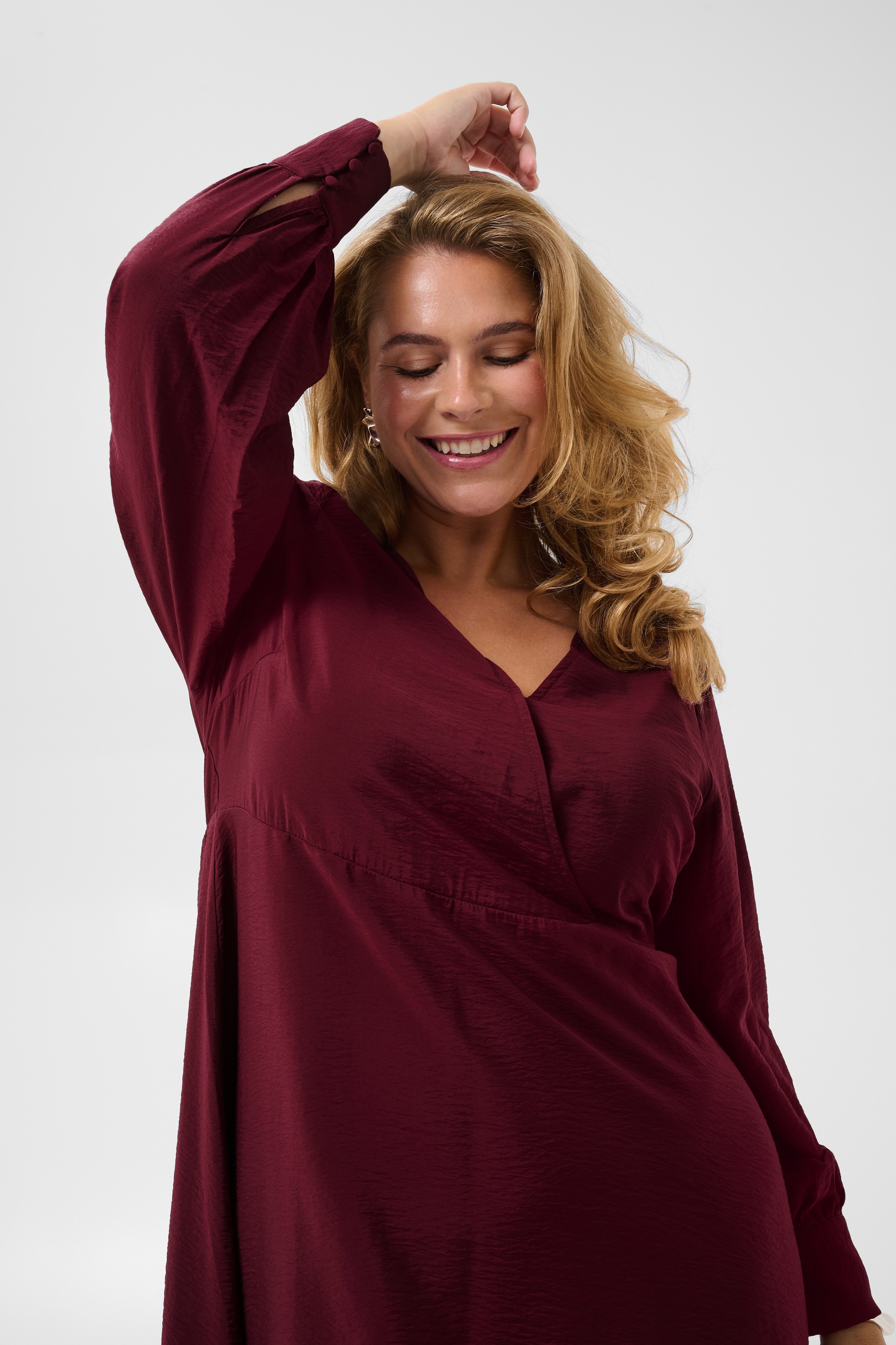 KAFFE Curve Midikleid »KAFFE Curve Kleid KCneela«