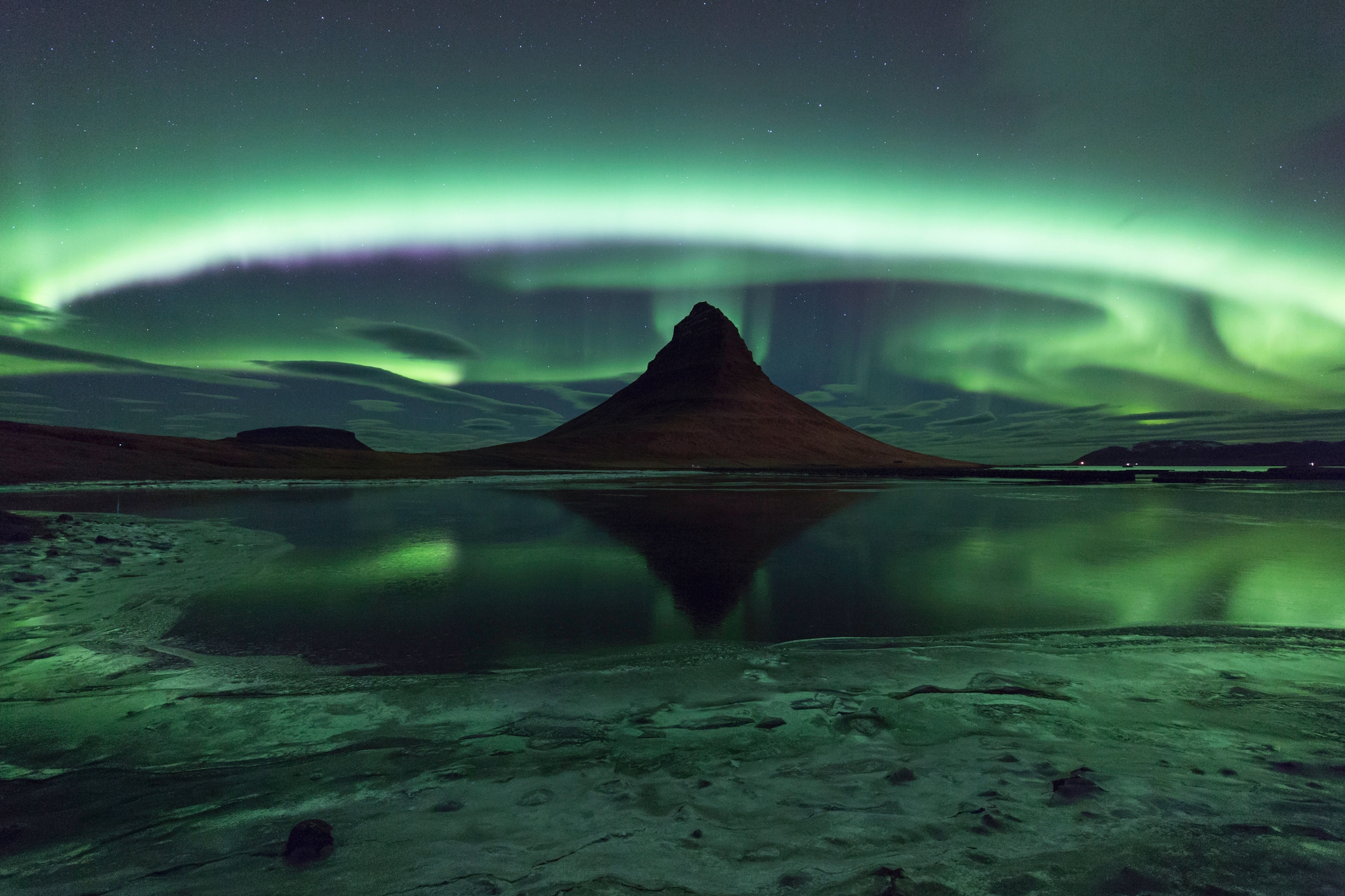 Papermoon Fototapete "Photo-Art PHILIP EAGLESFIELD, KIRKJUFELL AURORA"
