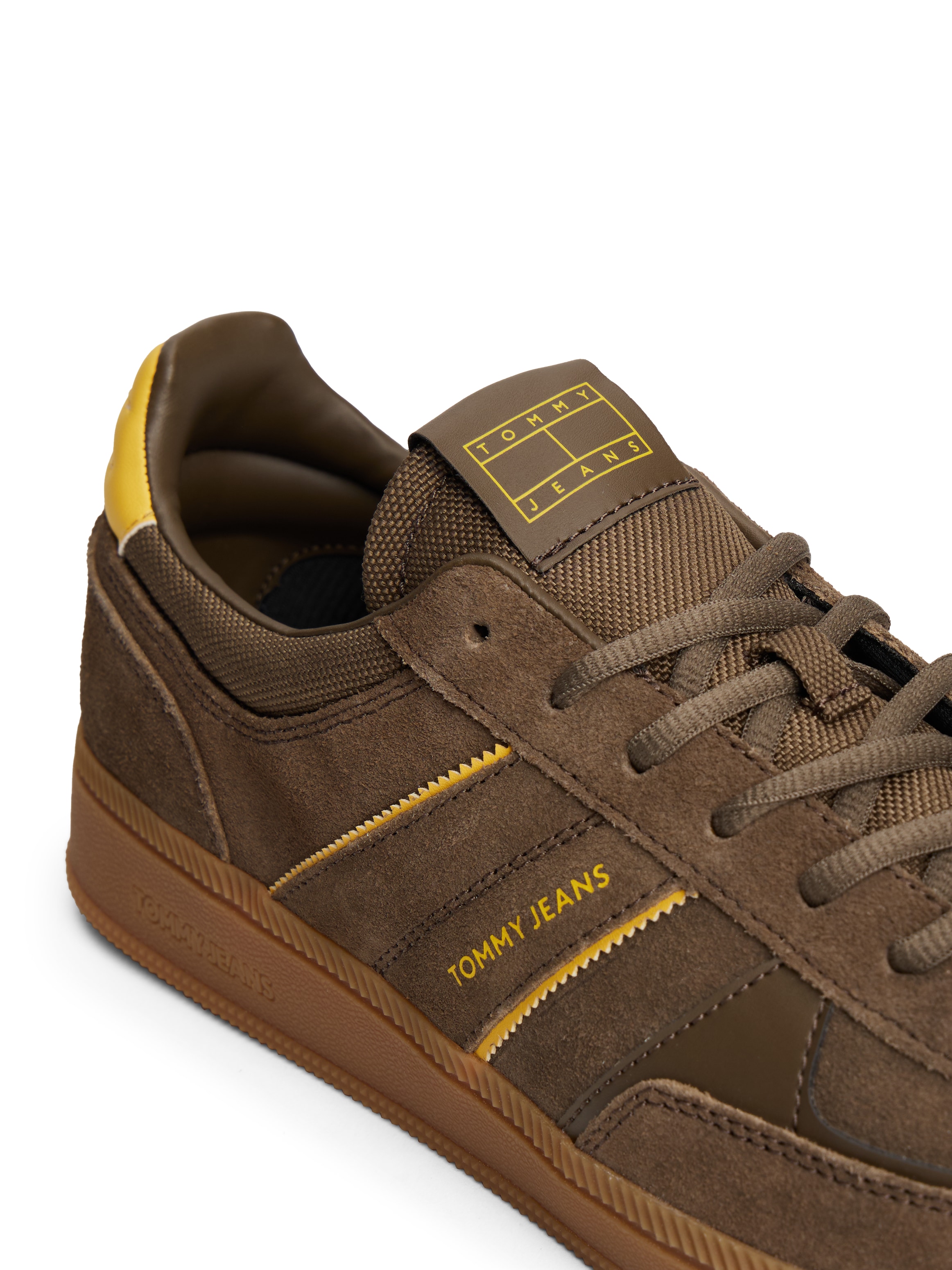 Tommy Jeans Sneaker »THE GREENWICH EDGE SUEDE«, Freizeitschuh, Halbschuh, Schnürer mit farblicher Pasepelierung