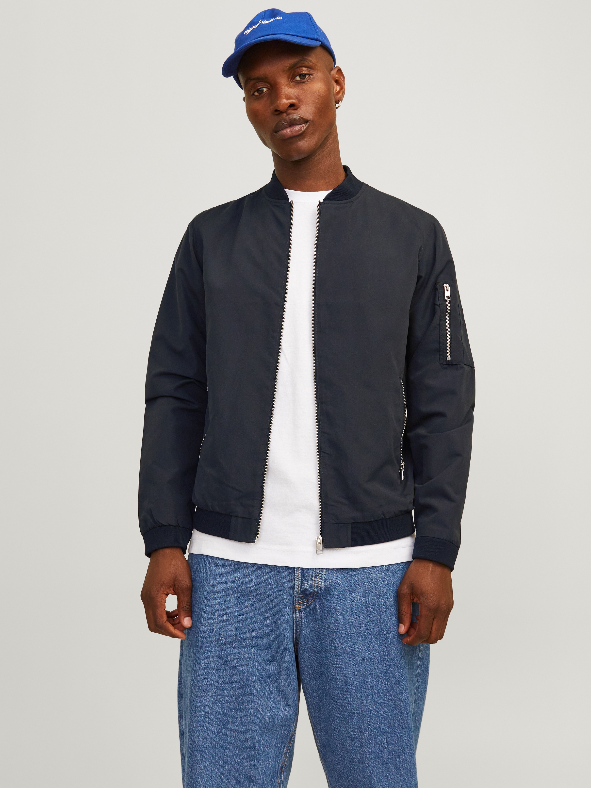 Jack & Jones Blouson »JJERUSH mit Stehkragen und Reißverschlusstaschen« ohne Kapuze unifarben, modisch, regular fit, Polyester
