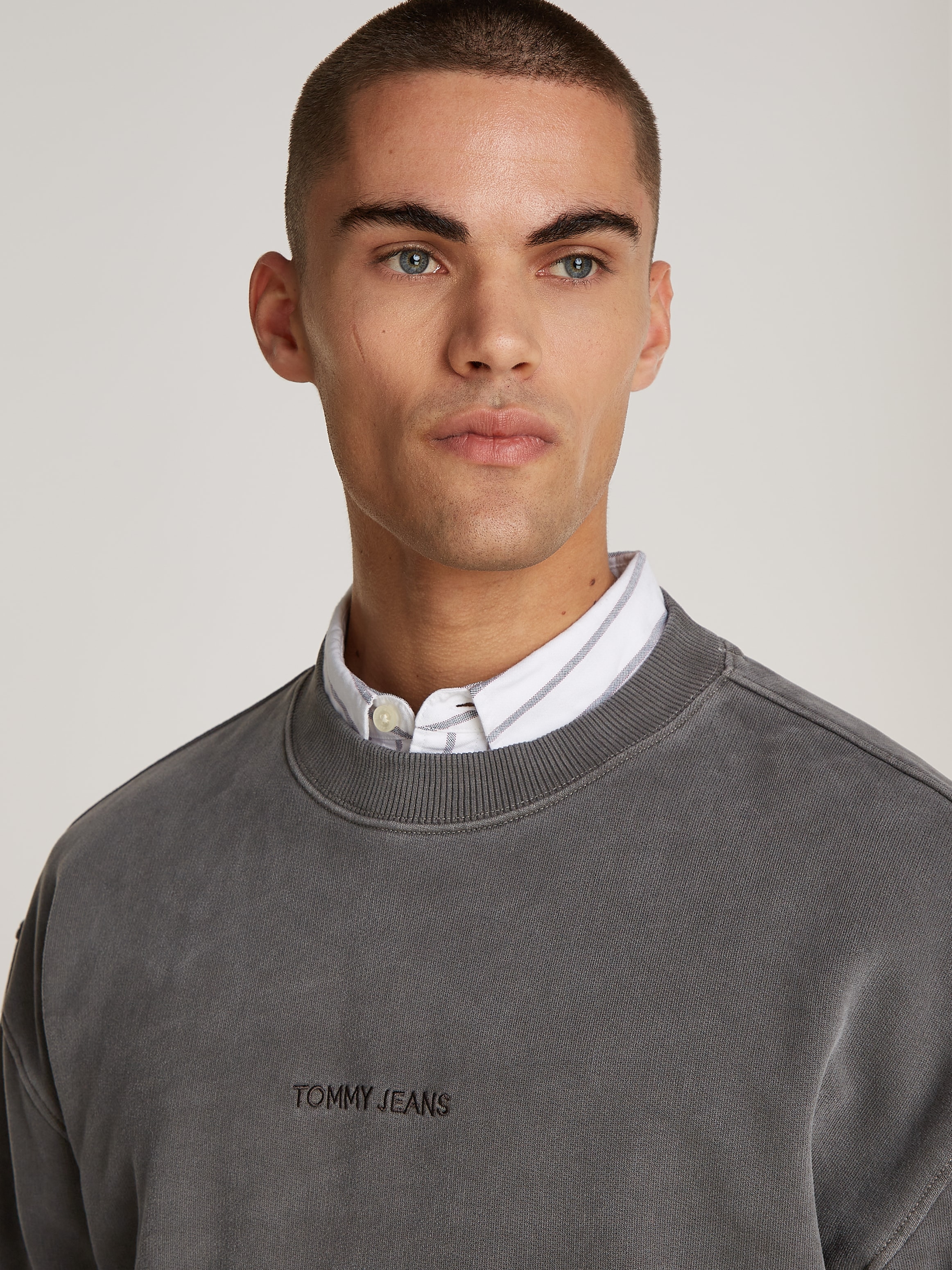 Tommy Jeans Sweatshirt "TJM RLX S CLASSIC CREW", In gewaschener Optik günstig online kaufen