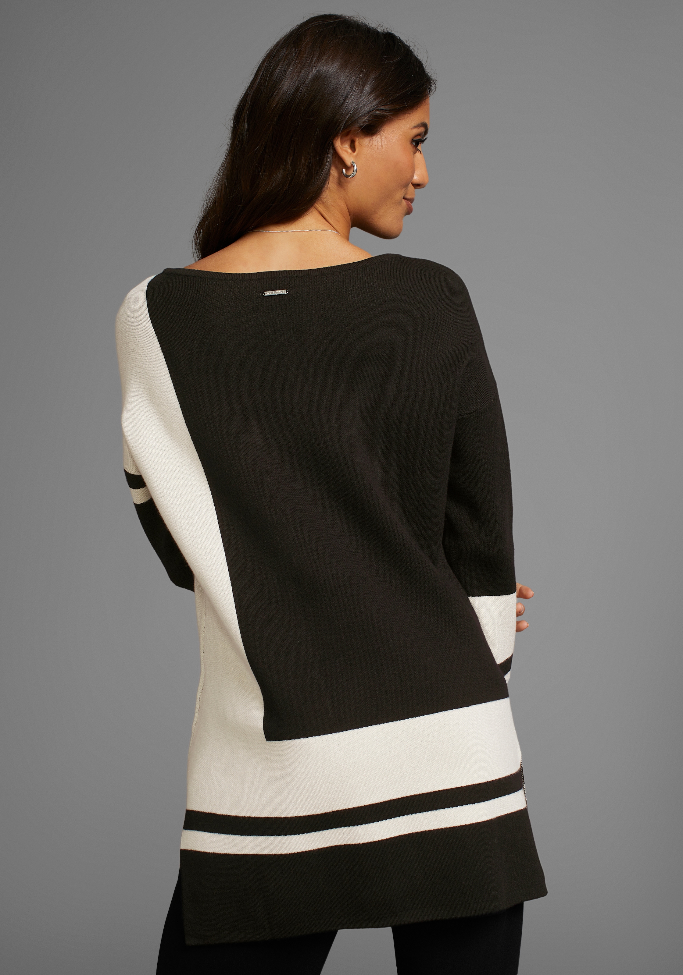 Laura Scott Longpullover, mit geometrischer Grafik