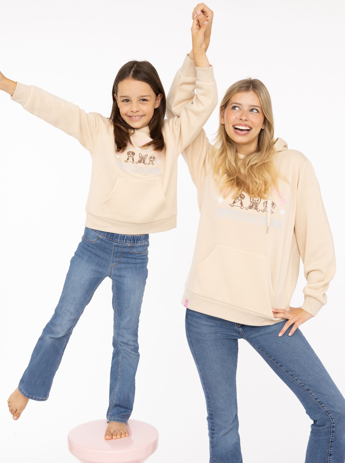 Zwillingsherz Hoodie »"Dog Life"«, Mini-Me,mit gestickten Hunden und Slogan
