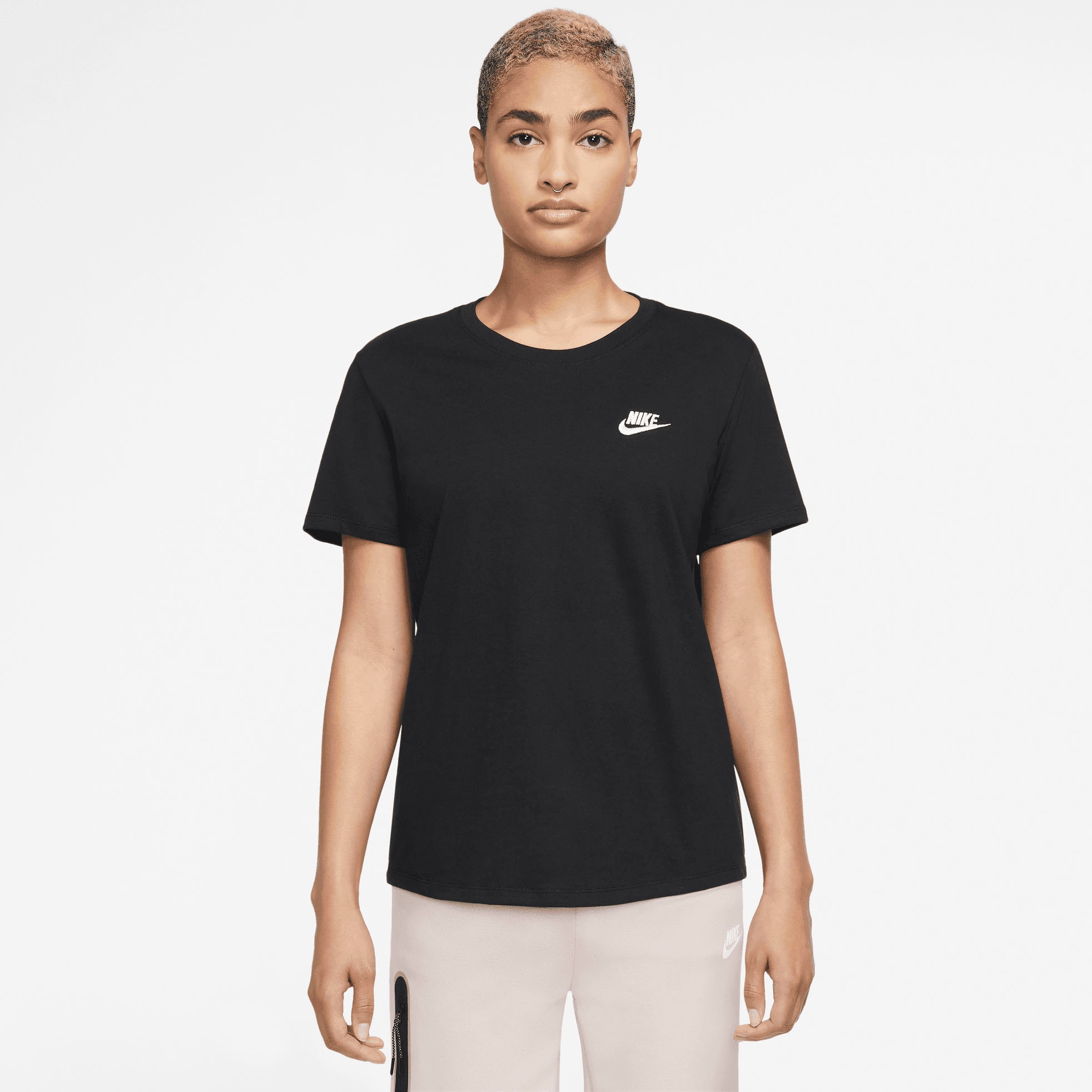 Nike Sportswear "Nike Sportswear Club Essentials Womens T-Shirt" 1 Stk. günstig online kaufen