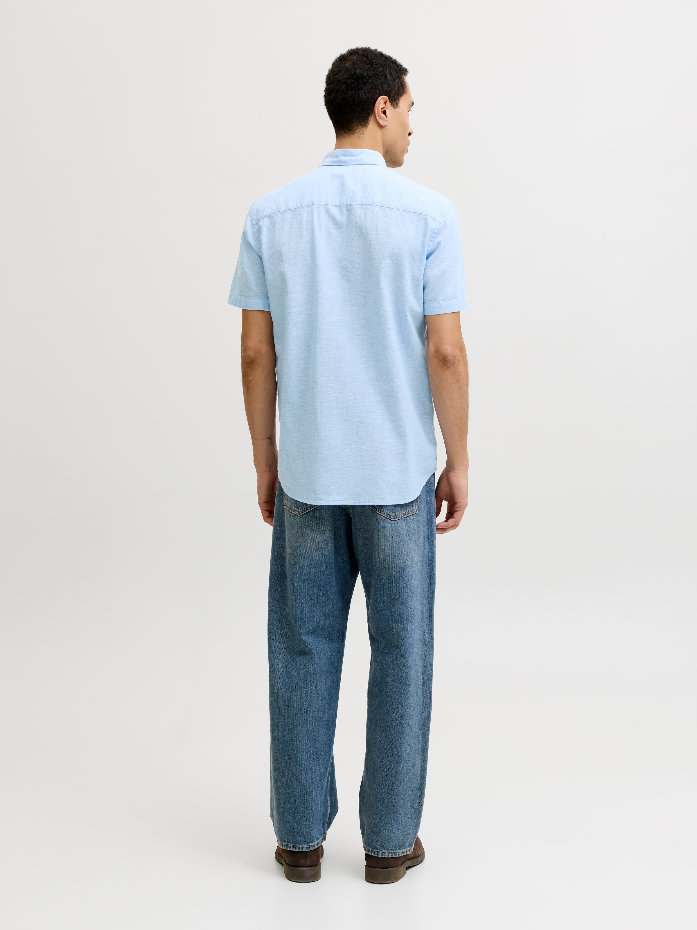 Jack & Jones Kurzarmhemd »JPRBLUSUMMER LIN. BL. SHIELD SS SHIRT SN« mit Stickerei