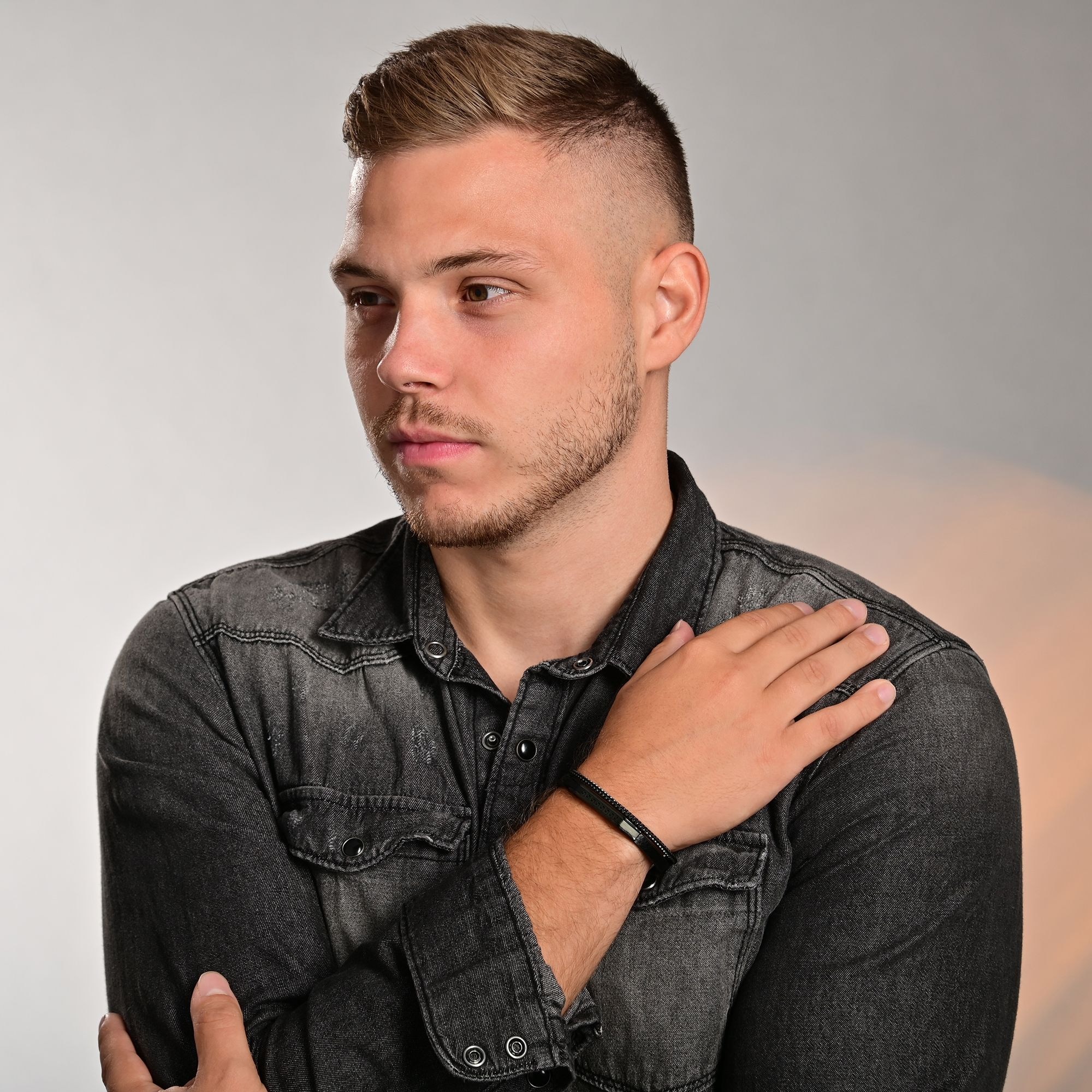 ADELIA ́S Herren Armband "Armband – Lederarmband aus Leder 21 cm", 21cm, Leder, schwarz, Leder, Armbänder, Ideal als Geschenk zum Jubiläum
