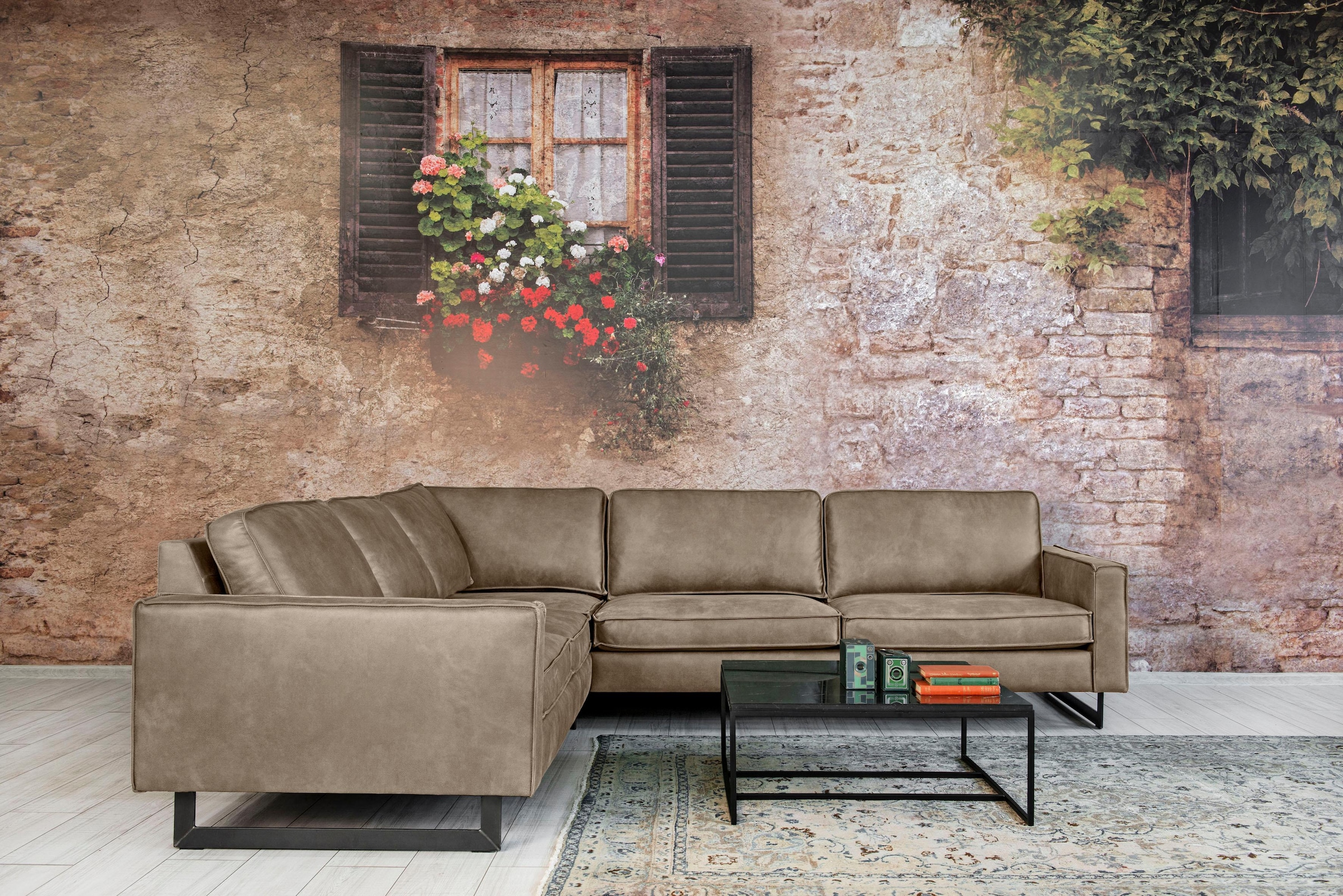 Places of Style Ecksofa »Pinto, 250/290 cm, langer Schenkel, XXL, Ottomane«, Cord, Feincord, Luxus-Microfaser Leder und Chenille