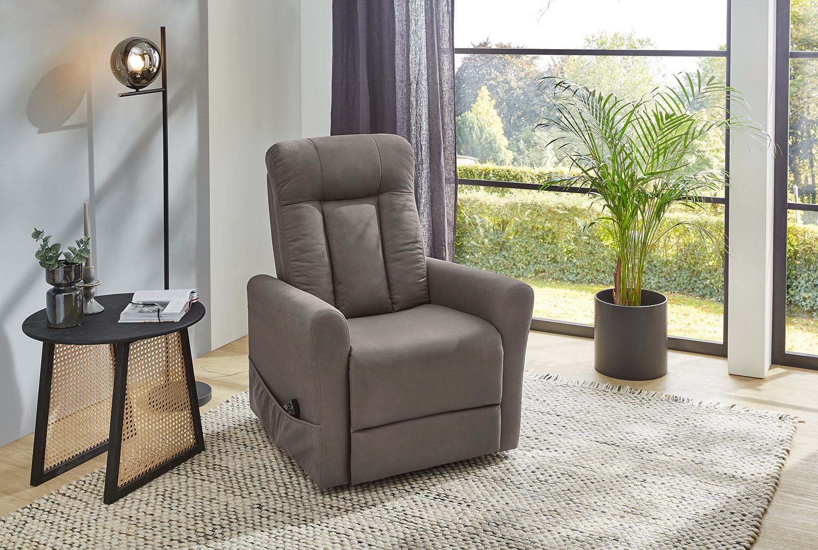 TV-Sessel JOCKENHÖFER GRUPPE "Detroit, B: 83 cm, Sitzhöhe: 50 cm", grau (taupe), B:83cm H:105cm T:86cm, Sessel, elektr. Relaxfunktion & Aufstehhilfe, 2 Motoren