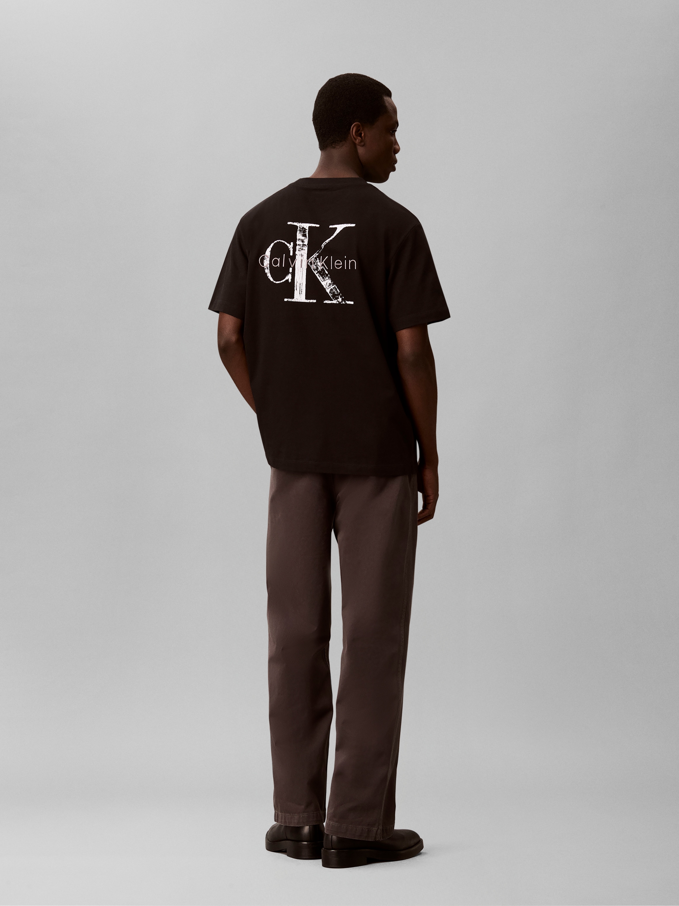 Calvin Klein T-Shirt »DISTRESS MONOLOGO« Regular fit mit Rückenprint