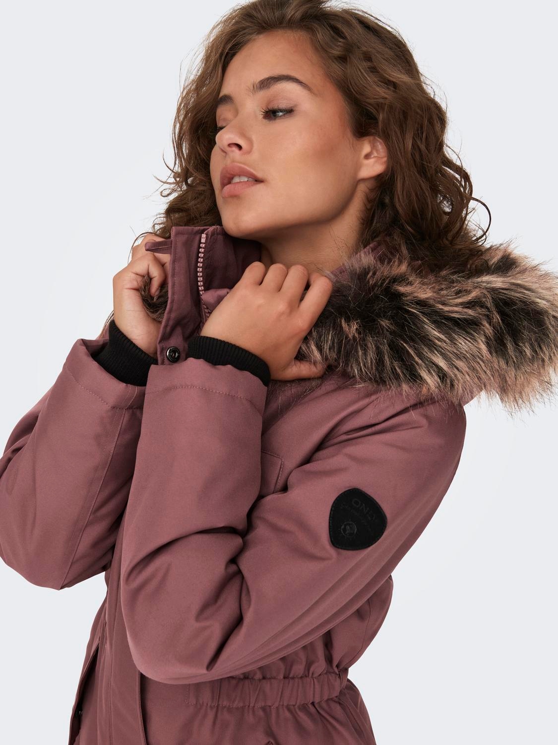 ONLY Parka "ONLIRIS FUR WINTER PARKA LIFE CC OTW", mit Kapuze, mit verdeckt günstig online kaufen