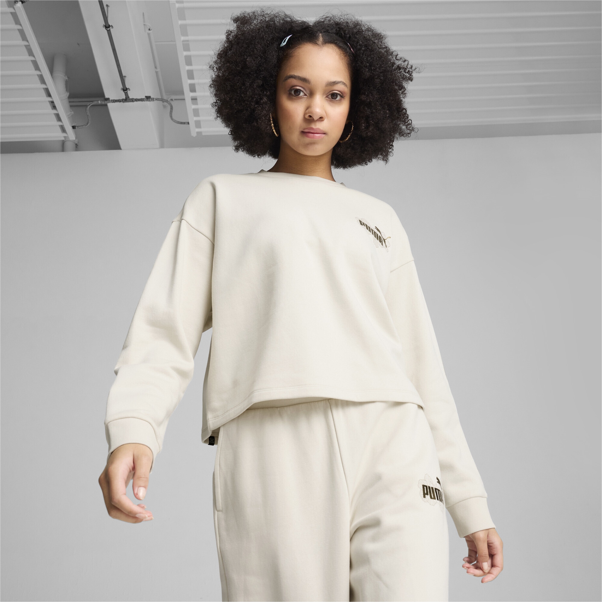 PUMA Sweatshirt »ESS+ CLASS ACT Rundhalsshirt Damen«