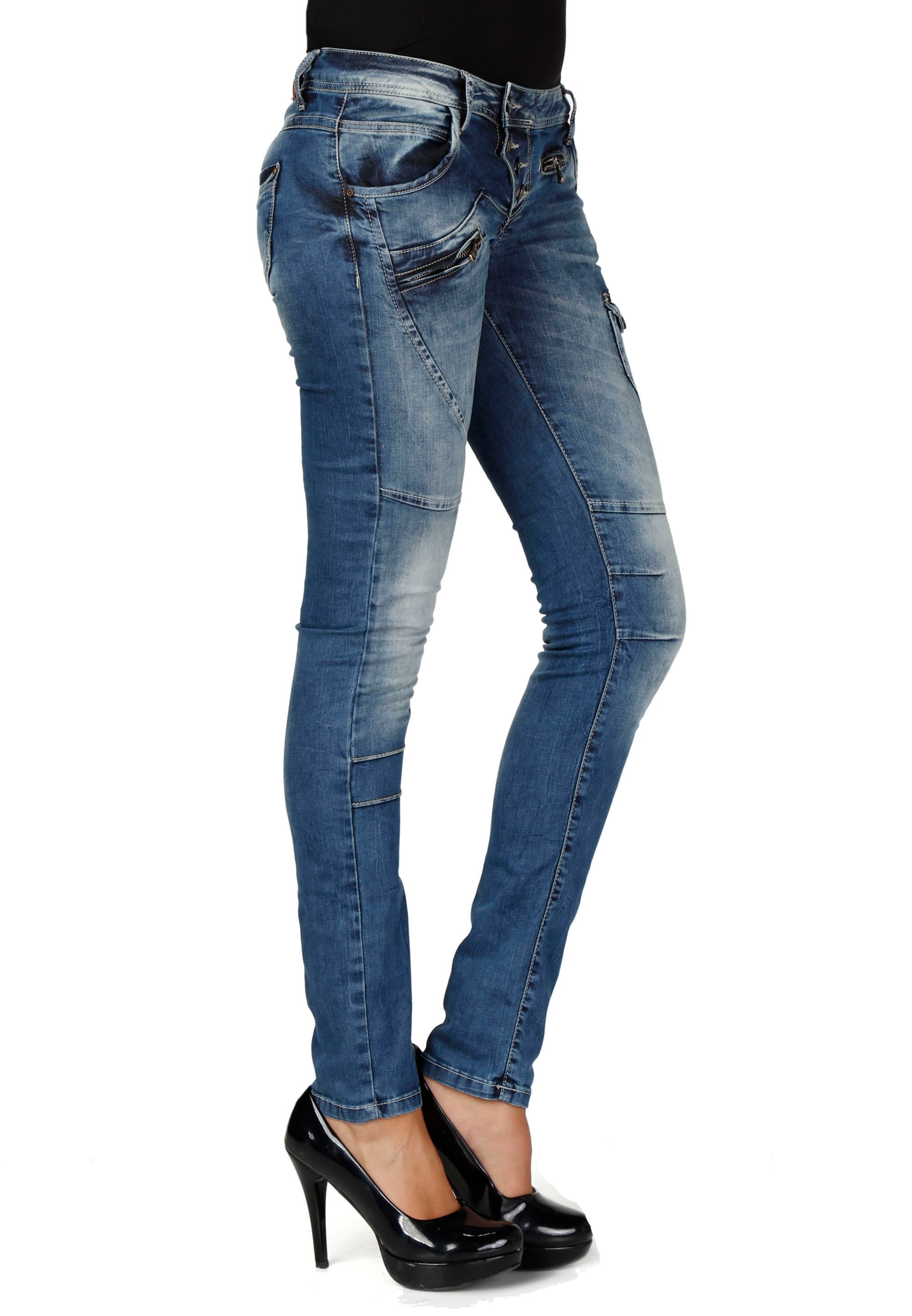 Cipo & Baxx Bequeme Jeans, mit tollen Abnähern