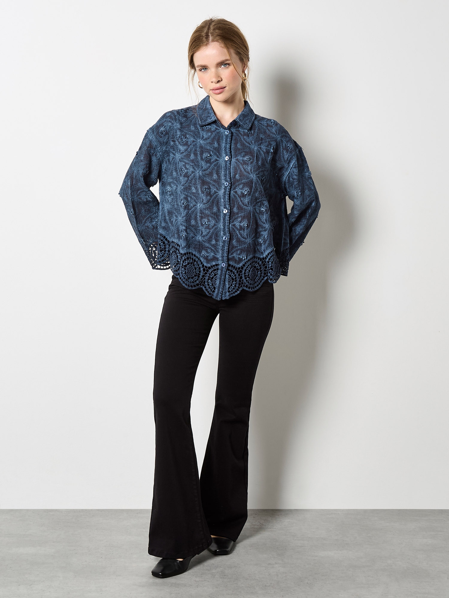 Apricot Klassische Bluse »Bluse« mit Stickerei und Spitze