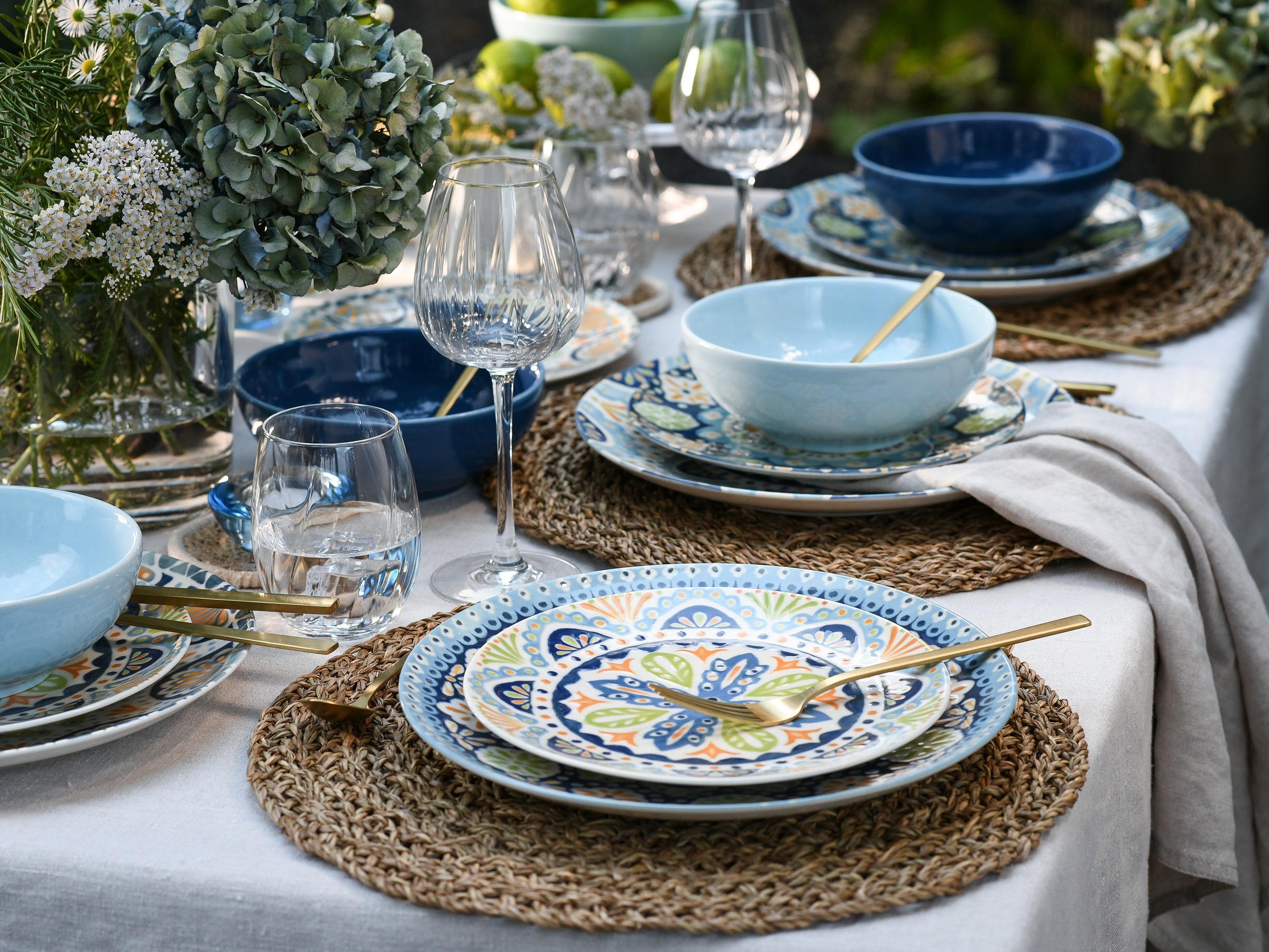 CreaTable Teller-Set »Patio, Geschirr-Set, 12-tlg.« Hellblaue und blaue Farbglasuren, Hochwertiges Steinzeug