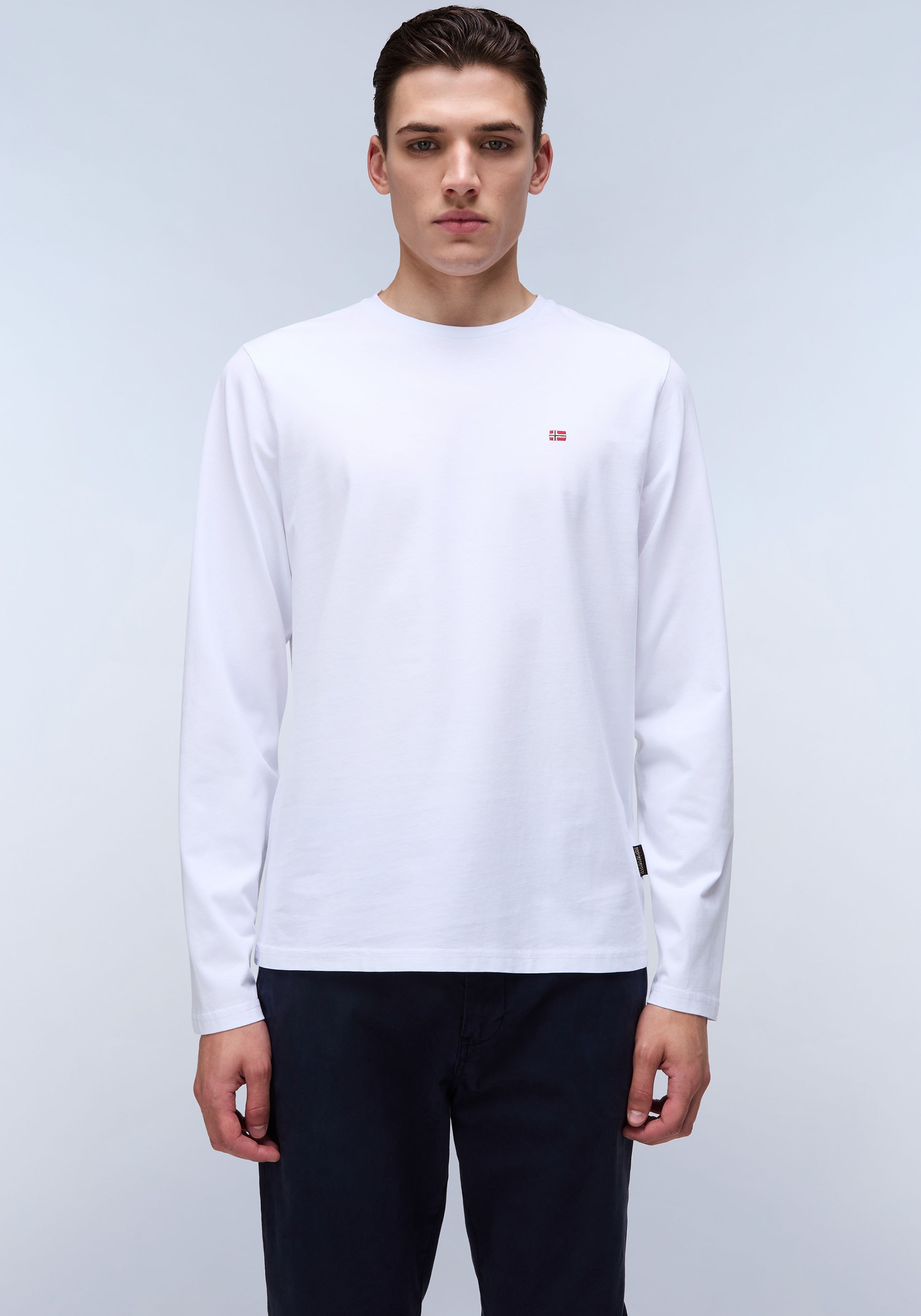 Napapijri Langarmshirt "SALIS" Langarmdesign, unifarbenes Design, mit Markenlabel, aus Baumwolle