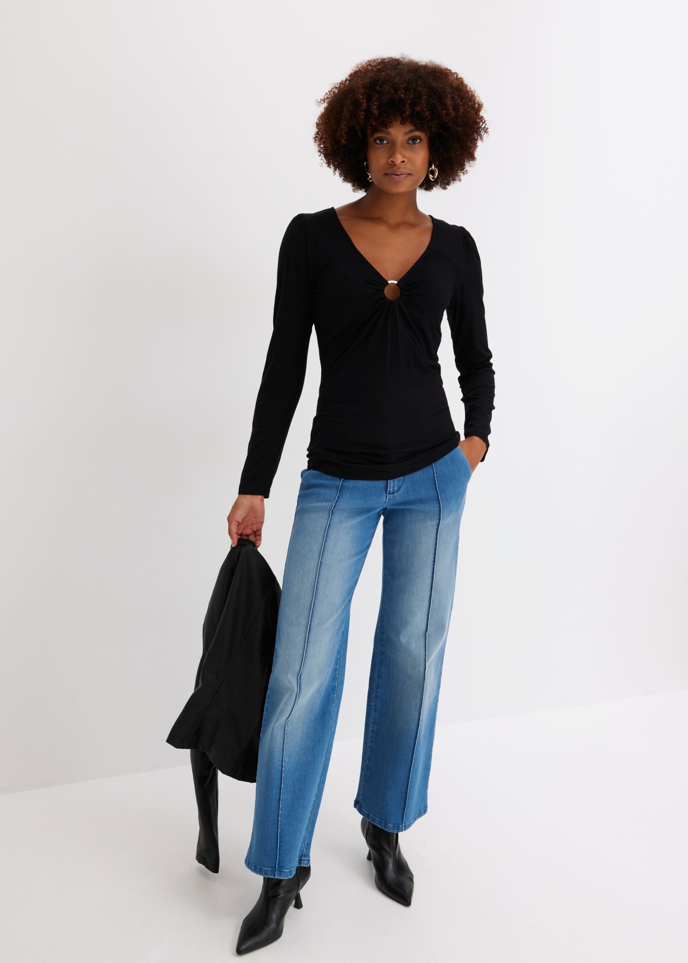 bonprix Langarmshirt schmale Passform, mit Ring-Detail am Ausschnitt