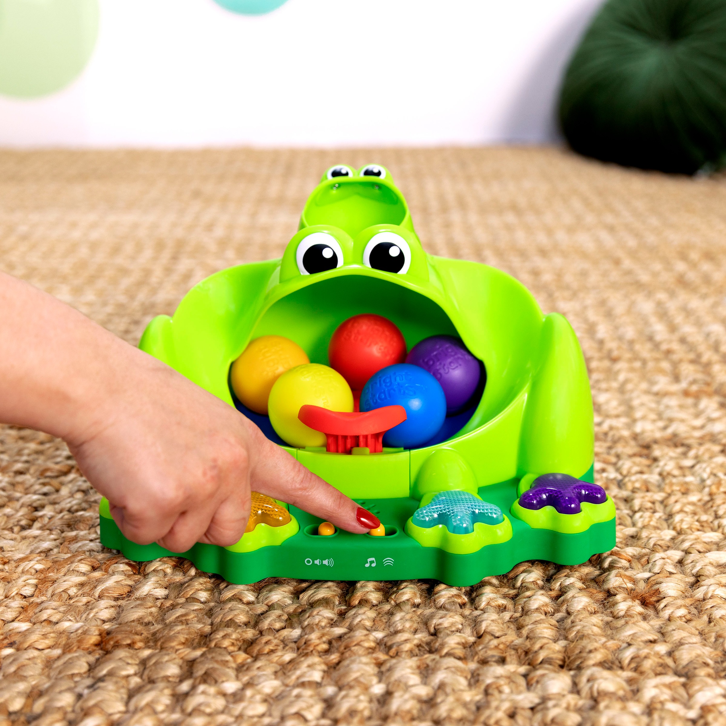 Bright Starts Lernspielzeug »Poppin' Ball Frog Ball Play Toy«, mit Licht und Sound