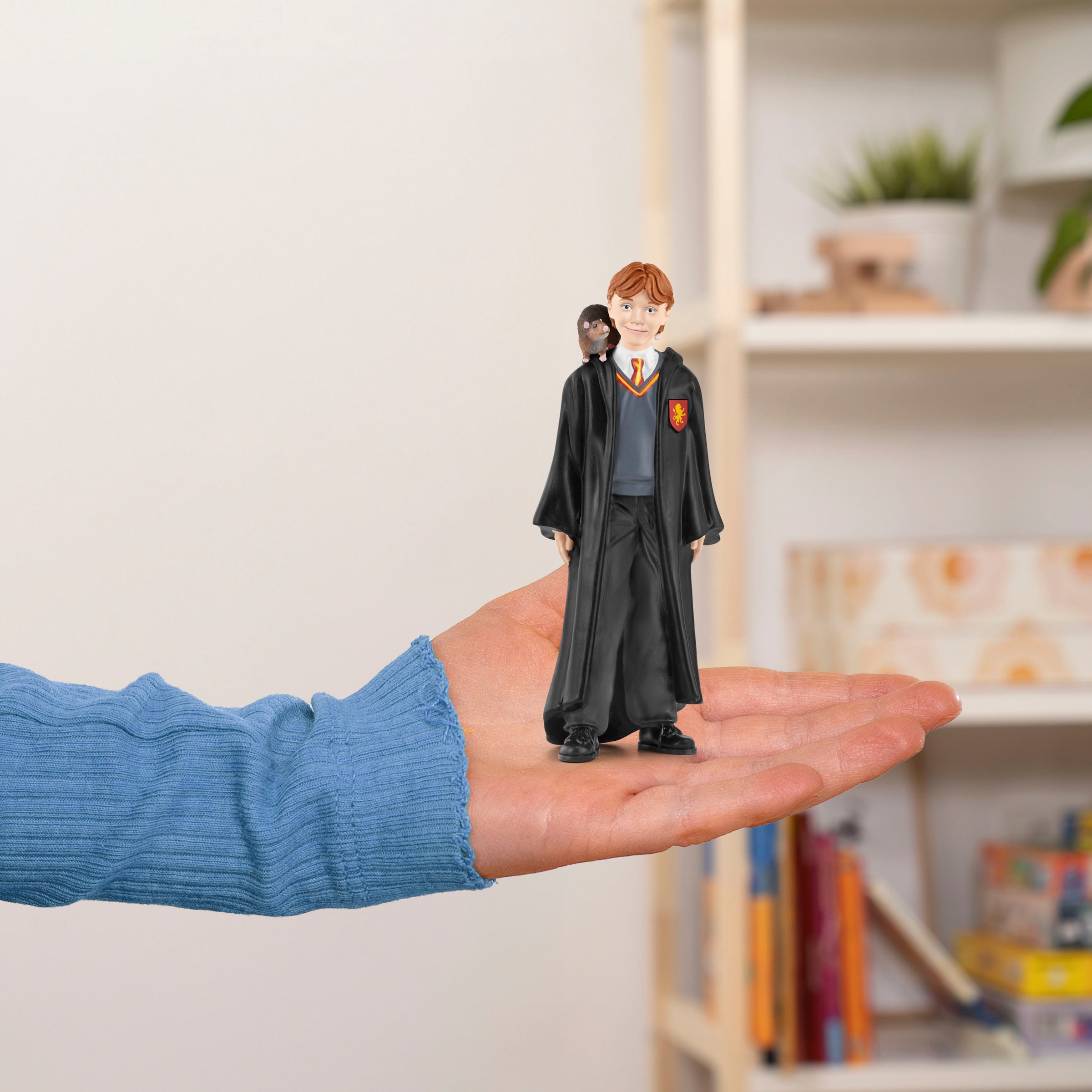 Schleich® Spielfigur »WIZARDING WORLD, Harry Potter™, Ron Weasley & Krätze (42634)«, Made in Europe