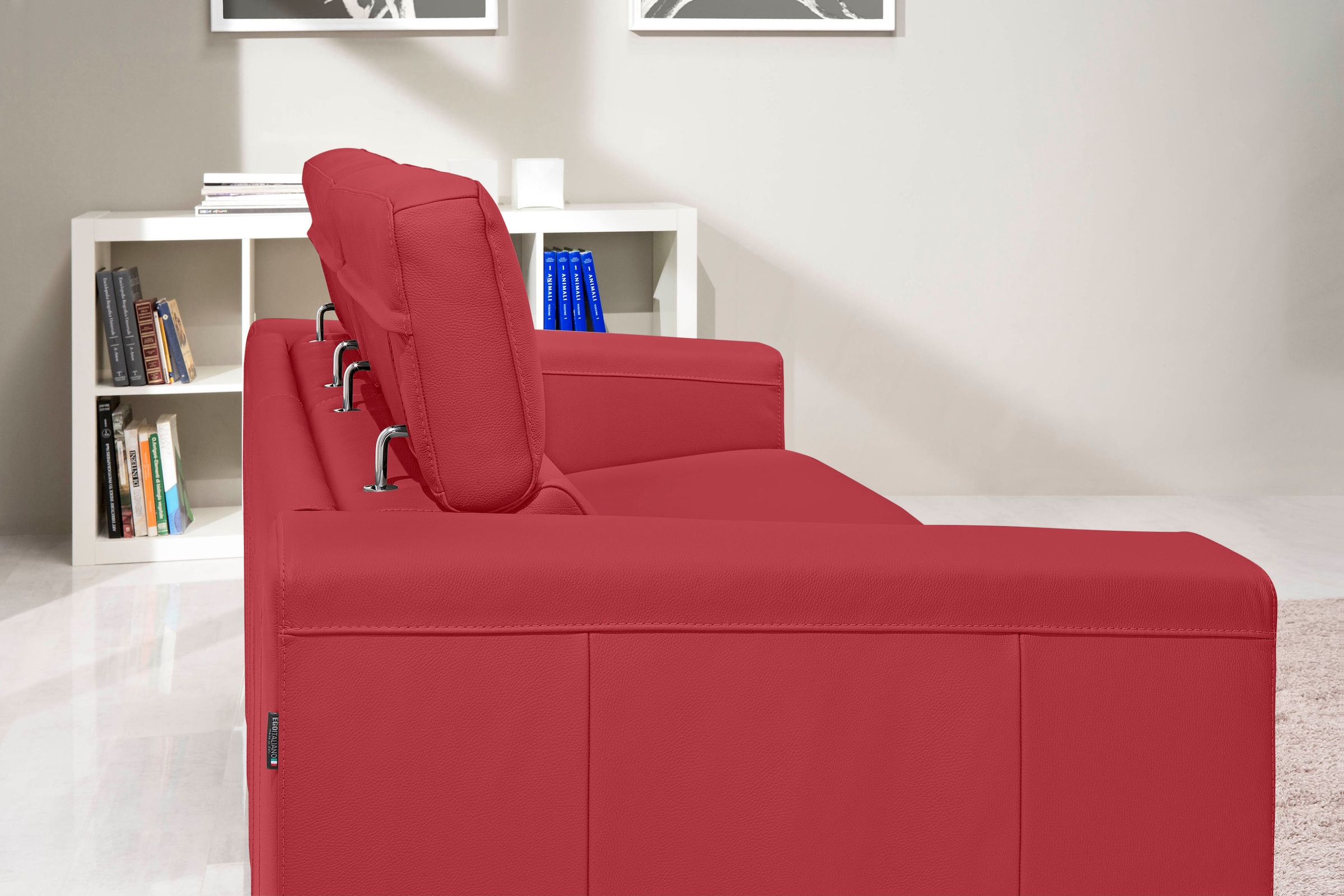 Egoitaliano Schlafsofa »Cabiria, Design und super Sitz- und Liegekomfort«, Sofa inkl. Schlaffunktion, Kopfteile verstellbar, mit Metallfüßen