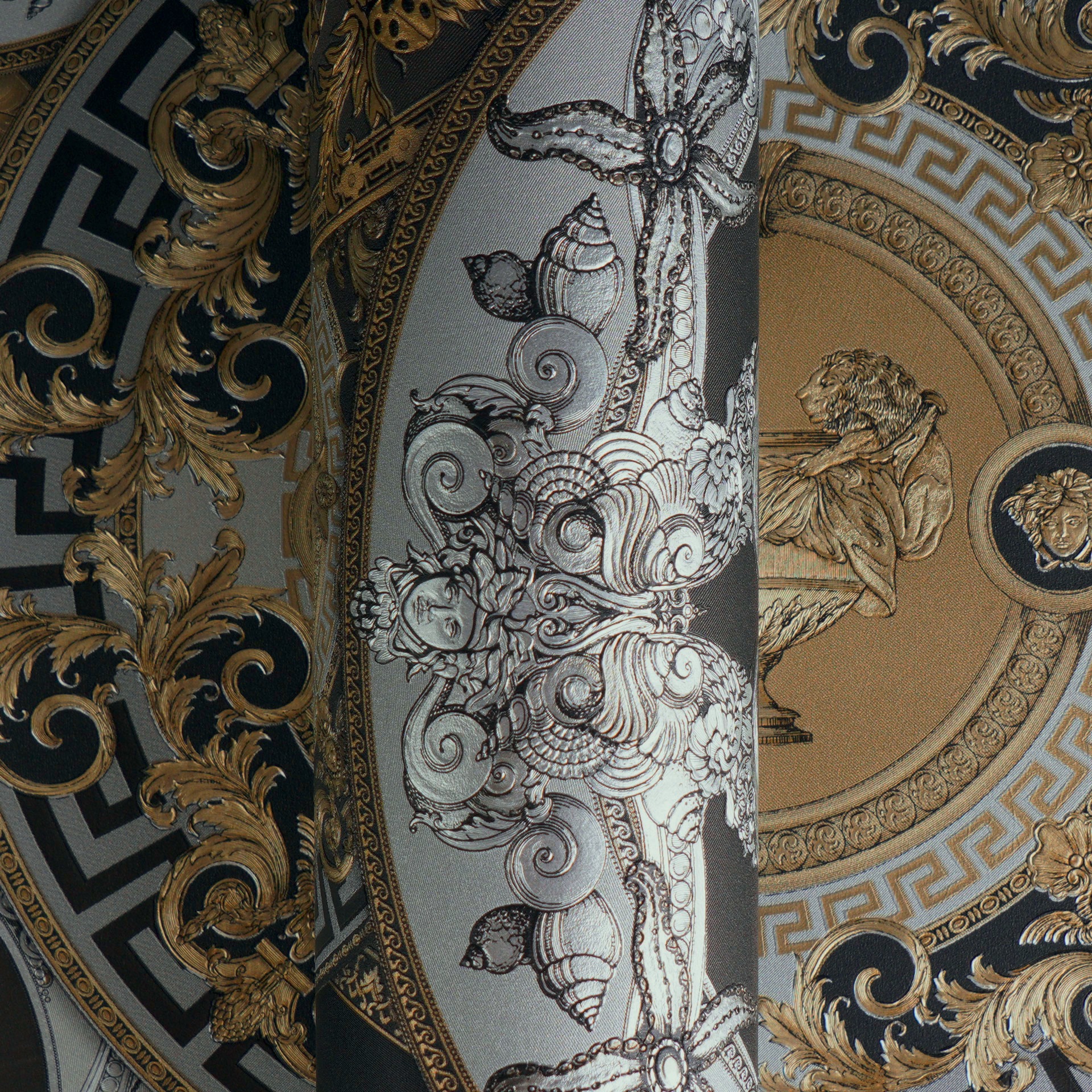 Versace Vliestapete »Versace 6 Art De La Table –« 3D-Optik | Barock | Motiv geprägt Elegantes Ornamentdesign mit Metallic-Glanz & feiner Prägung
