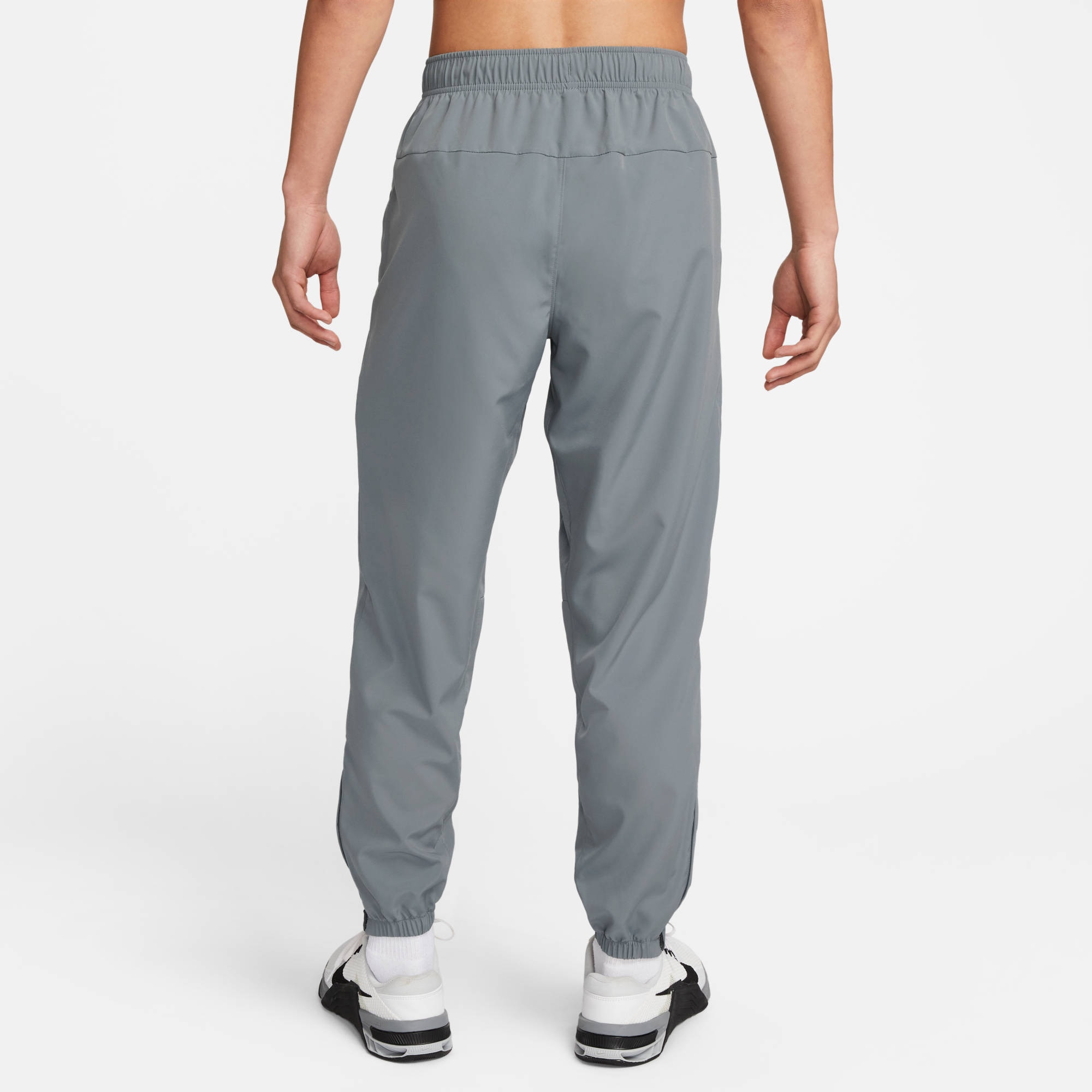 Nike Sporthose »M NK DF FORM PANT TPR«  für Fitness und regelmäßige Trainingsroutine, aus Polyester