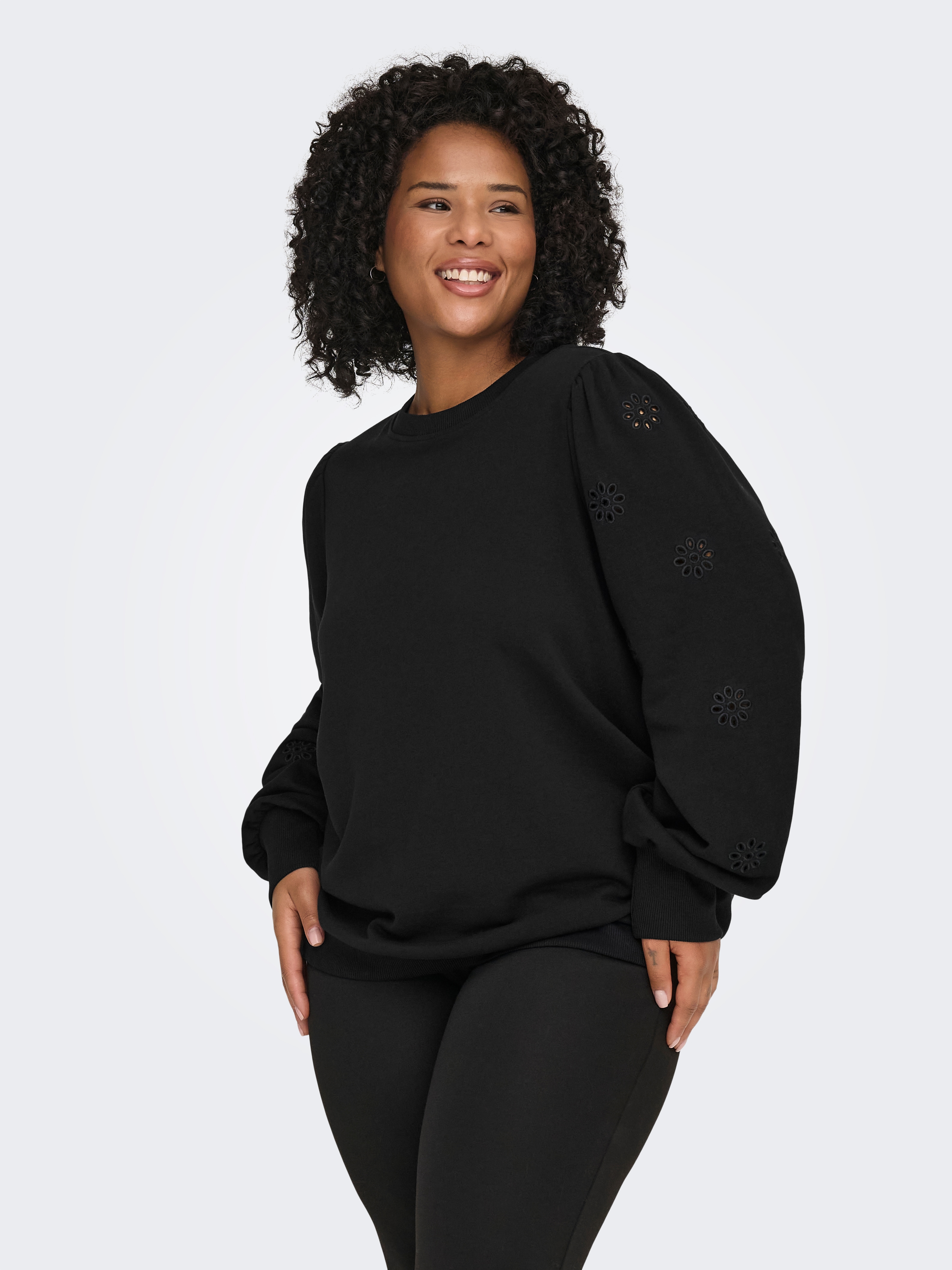 Only Carmakoma Sweatshirt "Carfemme L/S Puff Embroidery Ub Swt Noos", Baumwollmischung, Regular Fit