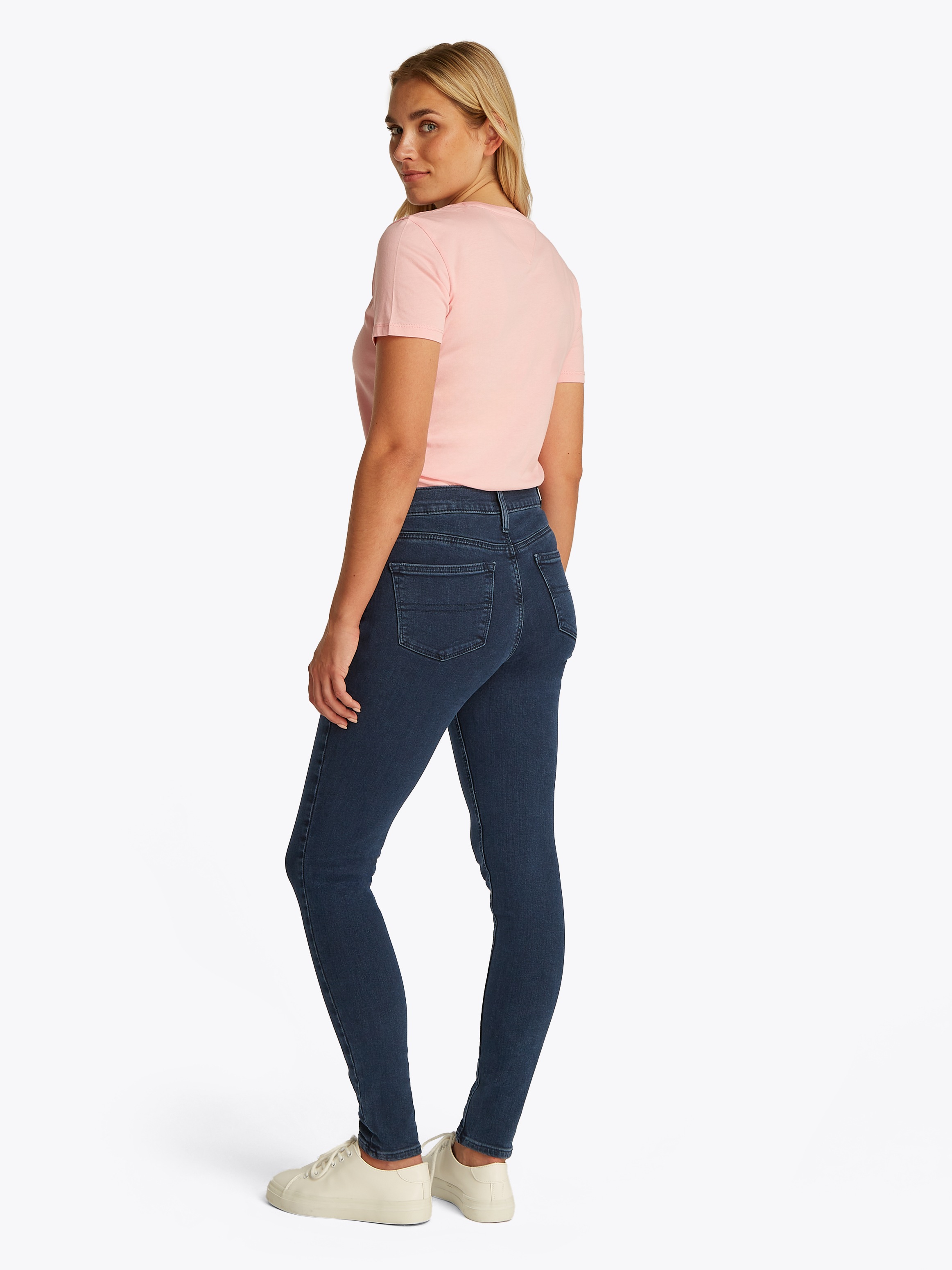 Tommy Jeans Skinny-fit-Jeans »NORA MR SKNY«, mit Waschung, mit Logo-Badge