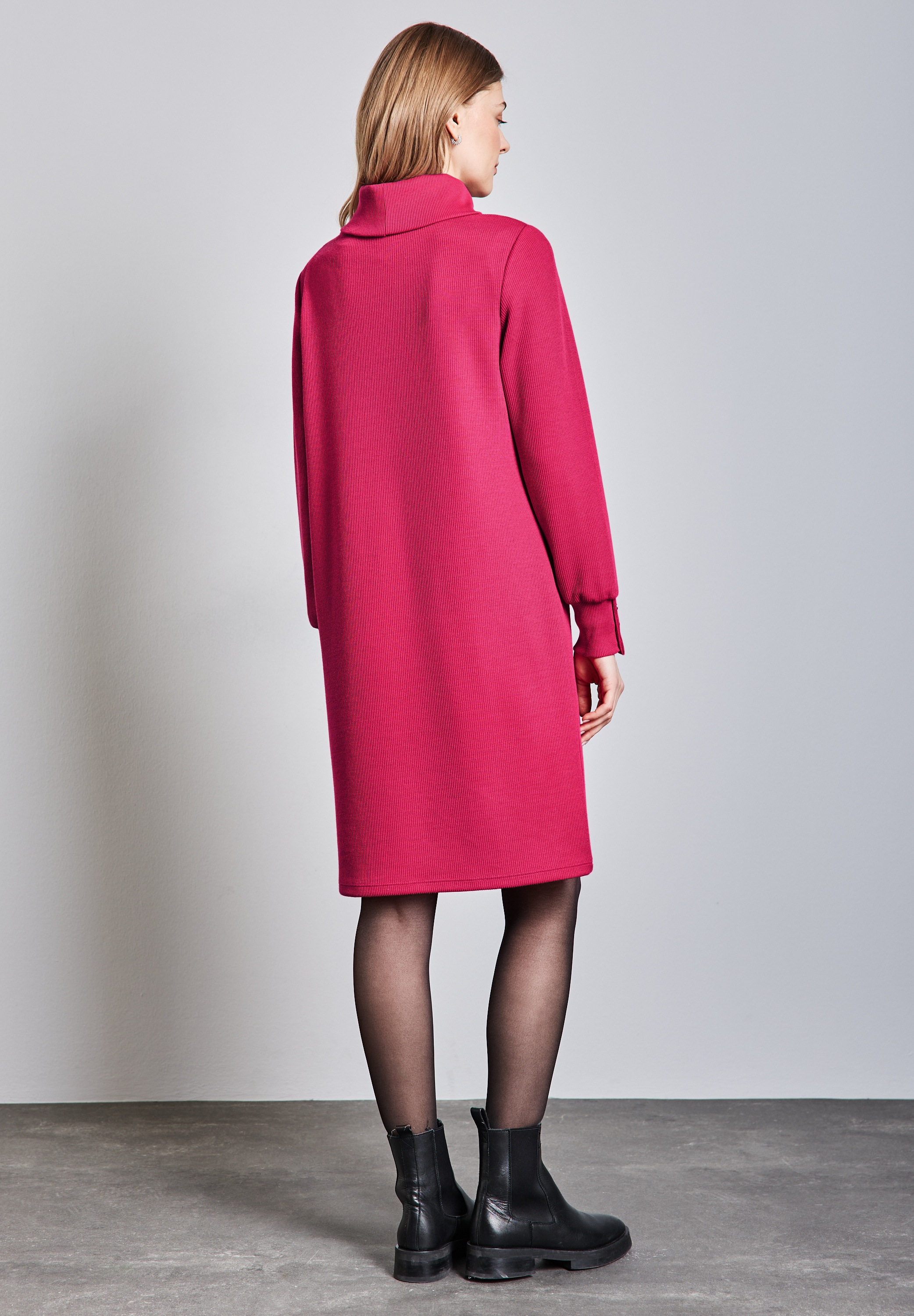 STREET ONE Sweatkleid, soft und trageangenehm