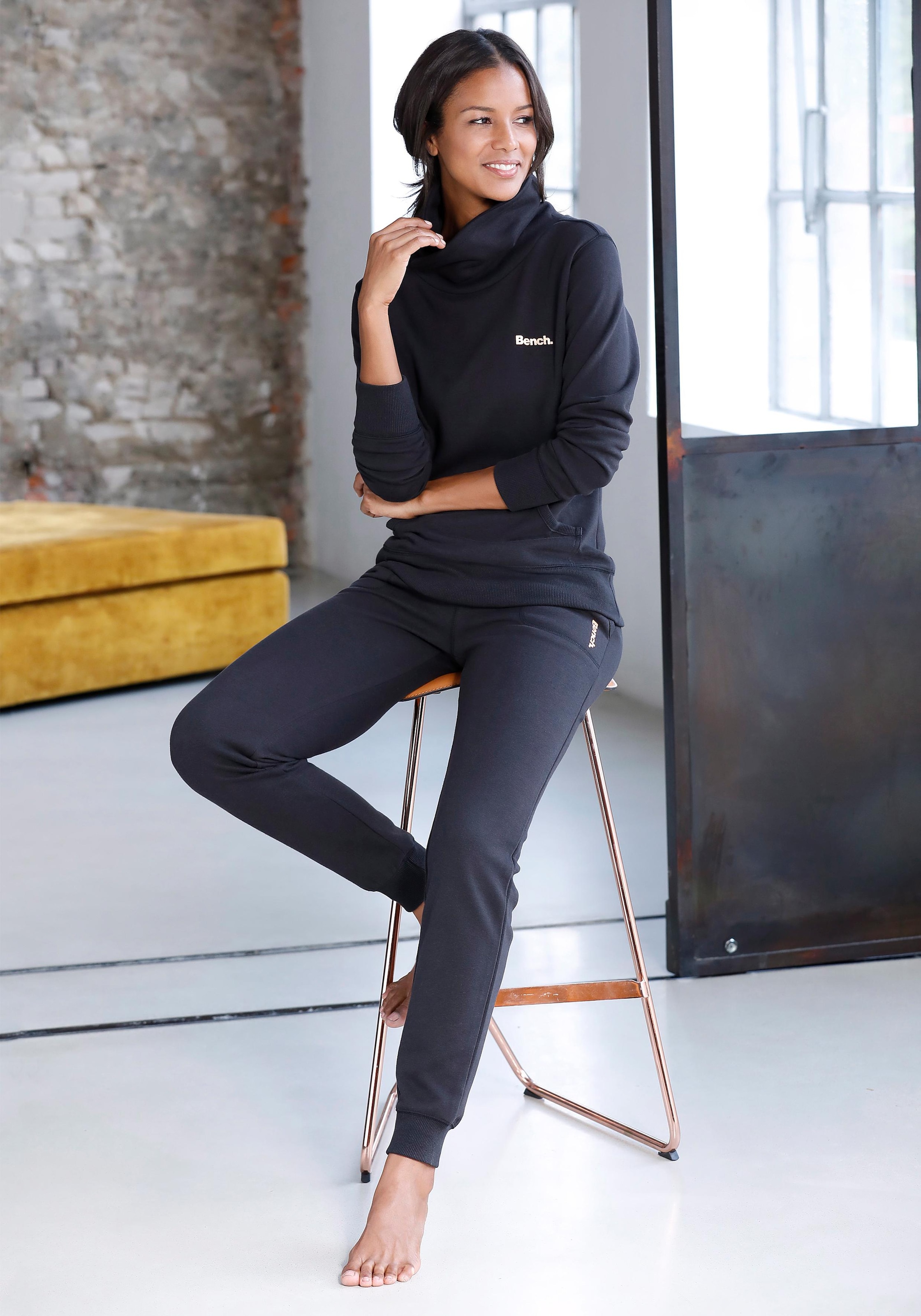 Bench. Loungewear Loungehose, mit aufgesetzten Taschen, Loungewear