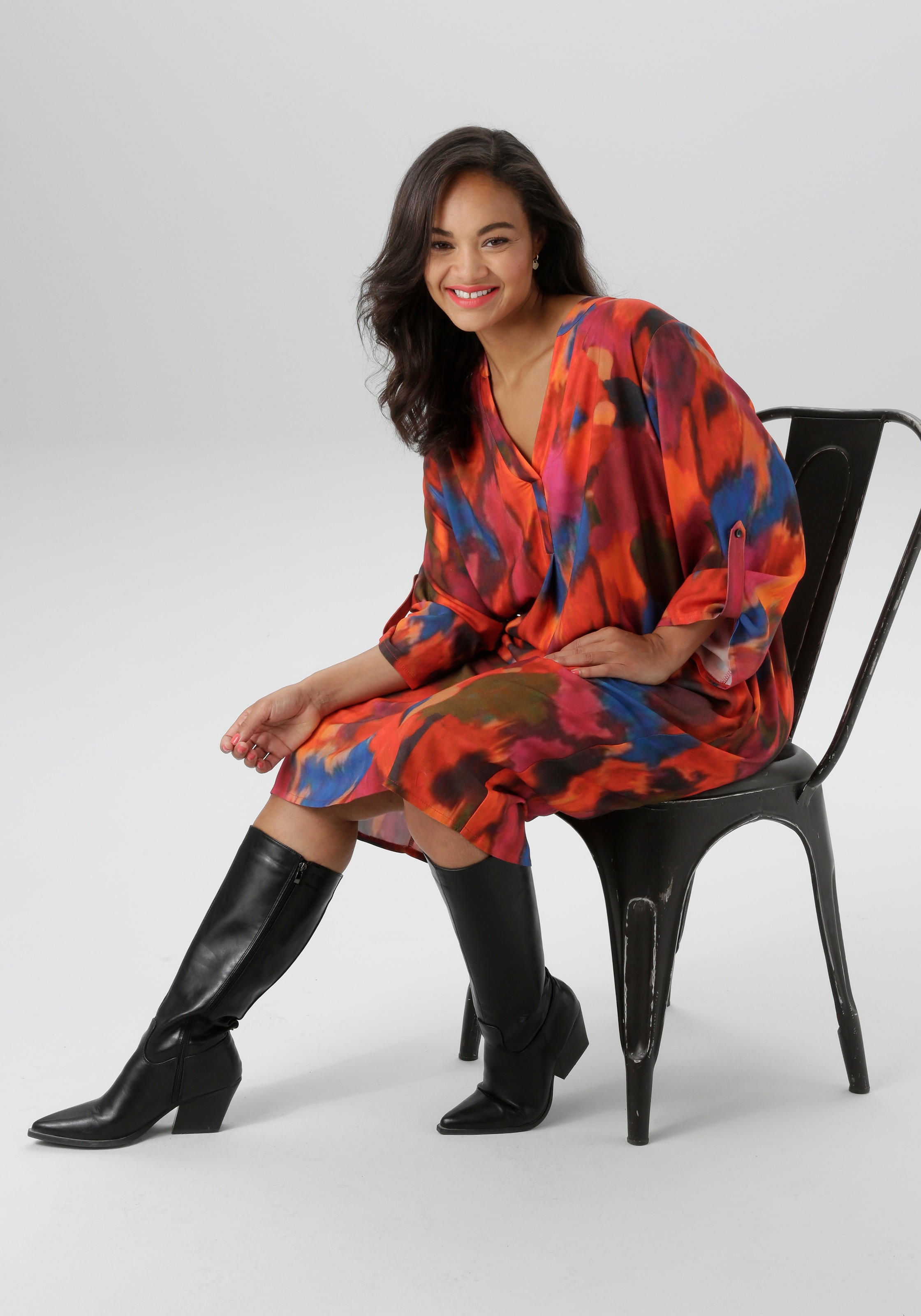 Aniston PLUS Druckkleid, extravaganter, grafischer Druck - NEUE KOLLEKTION