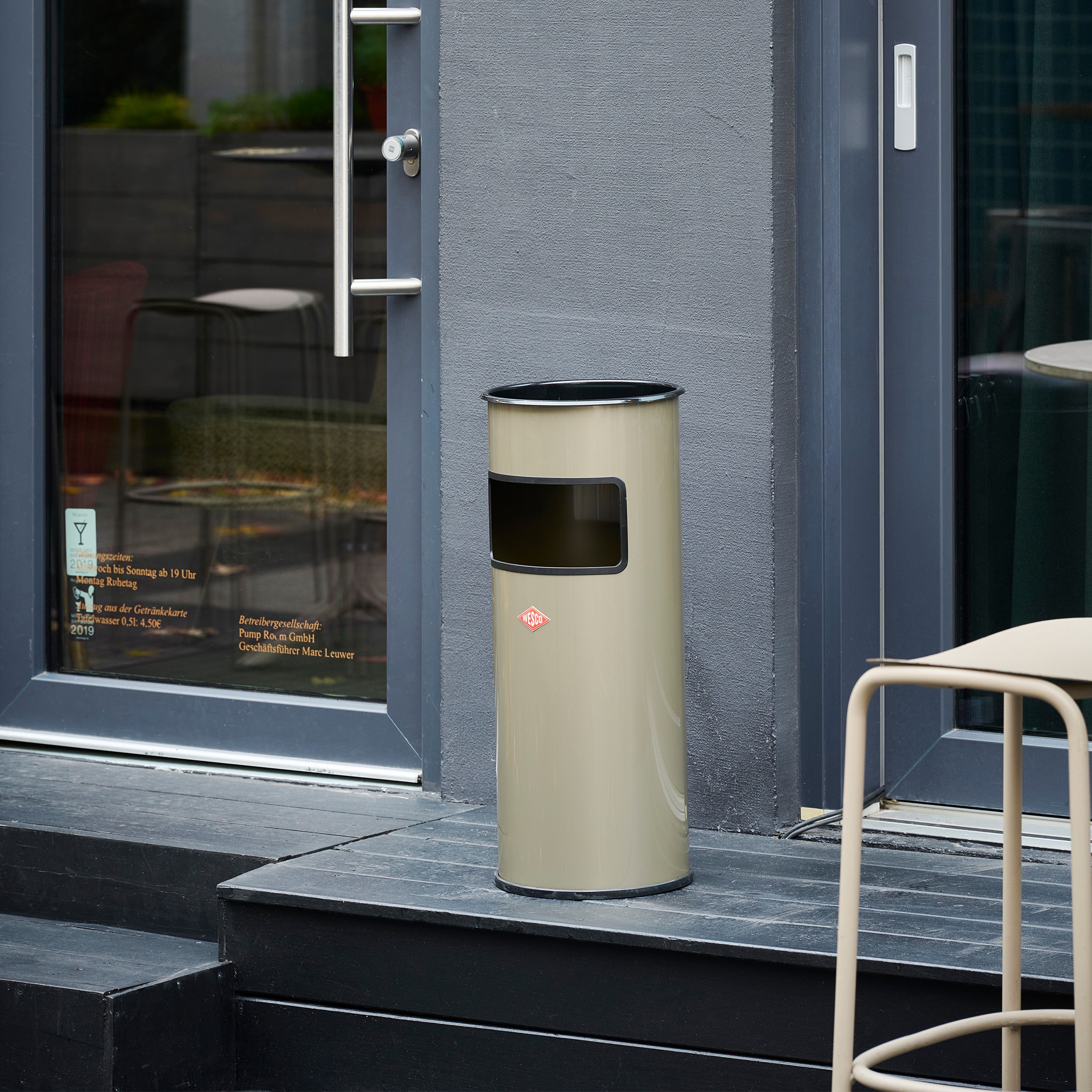 Thumbnail - WESCO Aschenbecher "Standascher 50 L mit Sieb" 1 Behälter mit Einwurfschlitz und Sieb