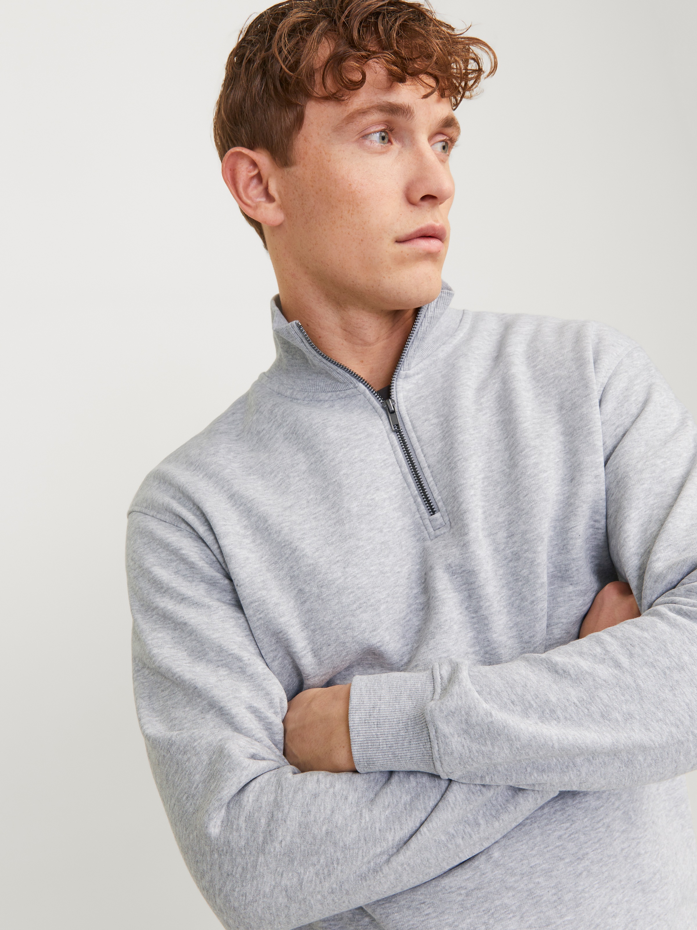 Jack & Jones Sweatshirt "JJEBRADLEY SWEAT HALF ZIP NOOS", mit Troyer Kragen günstig online kaufen