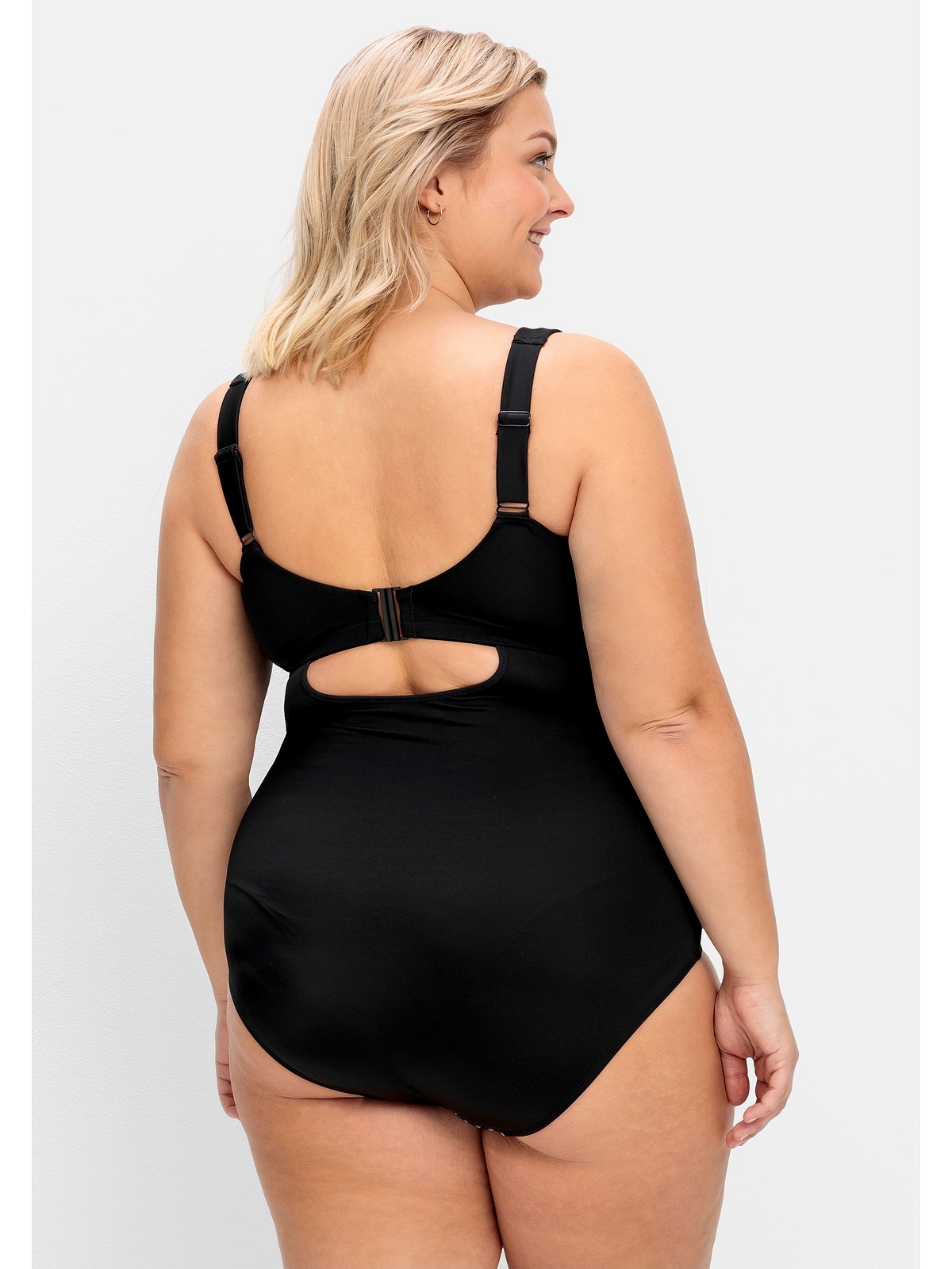Sheego Badeanzug »Große Größen«, mit hohem Rückenausschnitt