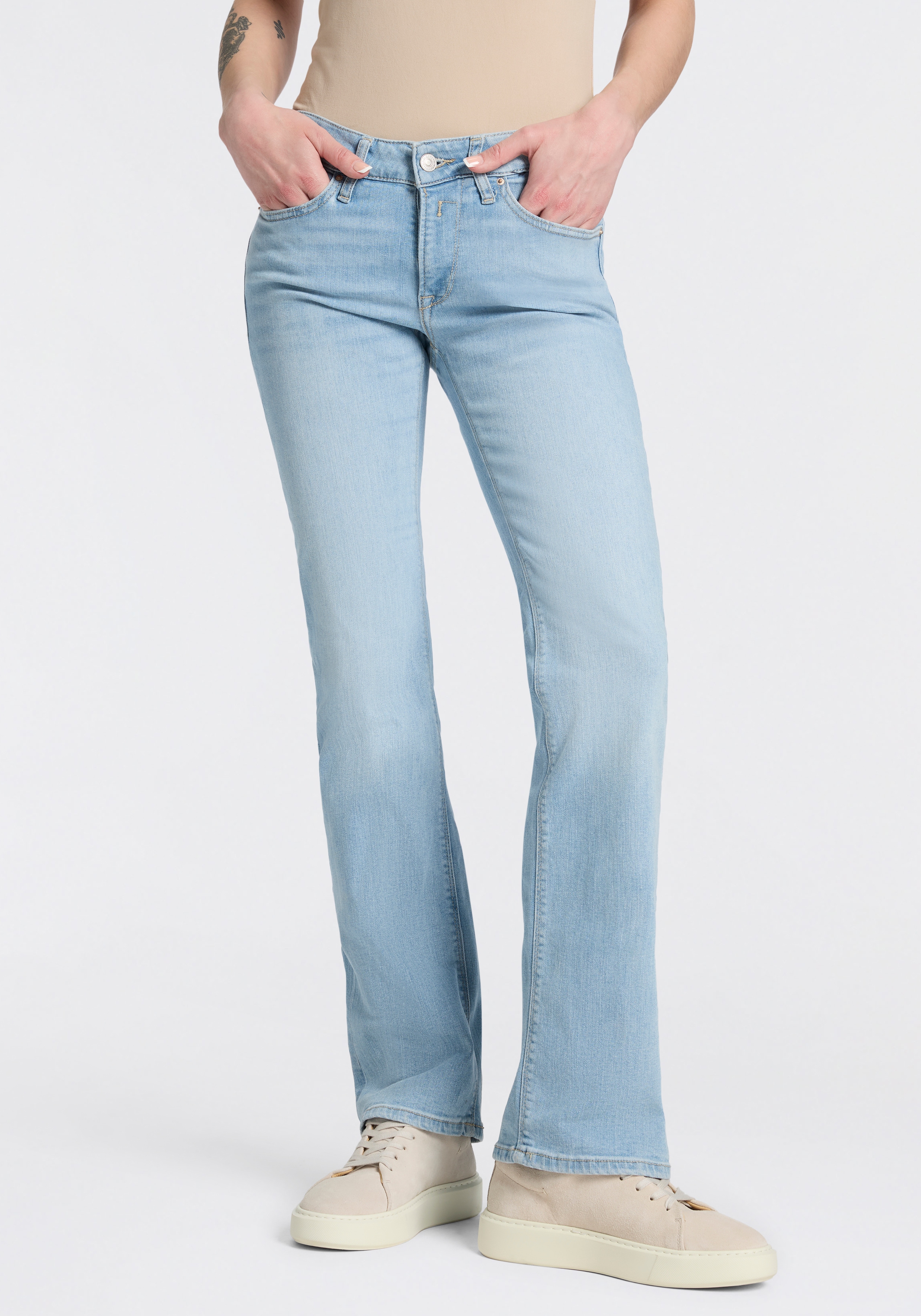 Replay Bootcut-Jeans "NEW LUZ" mit gesticktem R an der Gesäßtasche