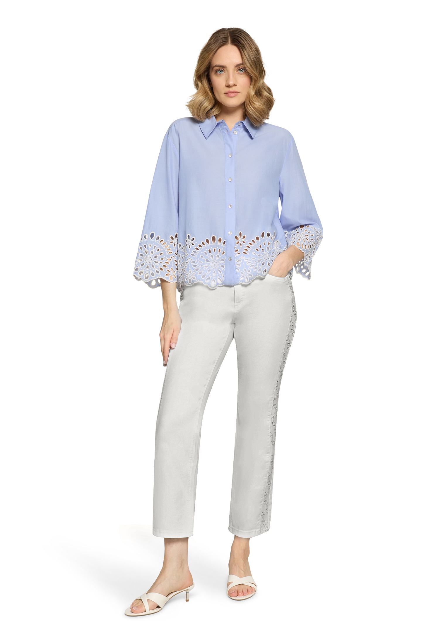 Cartoon Regular-fit-Jeans »Damen mit Lochmuster«