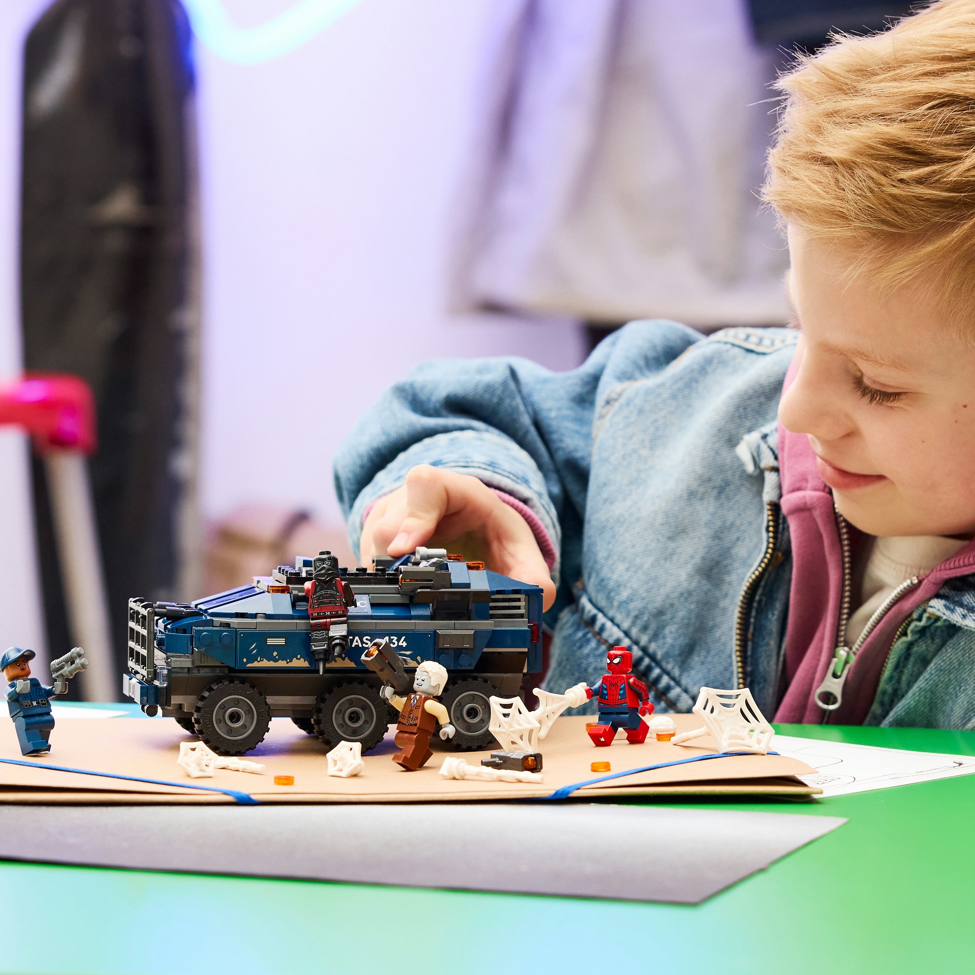 LEGO® Konstruktionsspielsteine »Spider-Man Jagt den Gefängnistransporter (76349), LEGO Super Heroes« Made in Europe