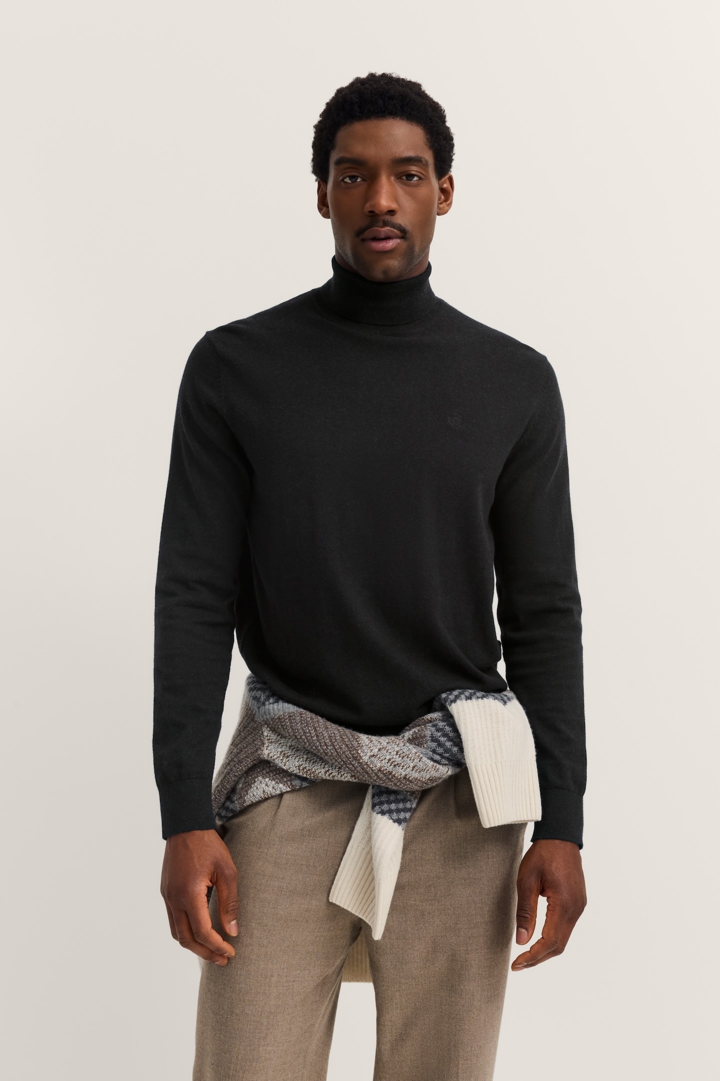 Rollkragenpullover BUGATTI "Regular Fit", Herren, Gr. L, grau (280, dunkelgrau), Strick, 95% Baumwolle, 5% Kaschmir, unifarben, regular fit, ohne Ausschnitt, Rippbündchen, Pullover Rollkragenpullover, aus Baumwolle-Kaschmir