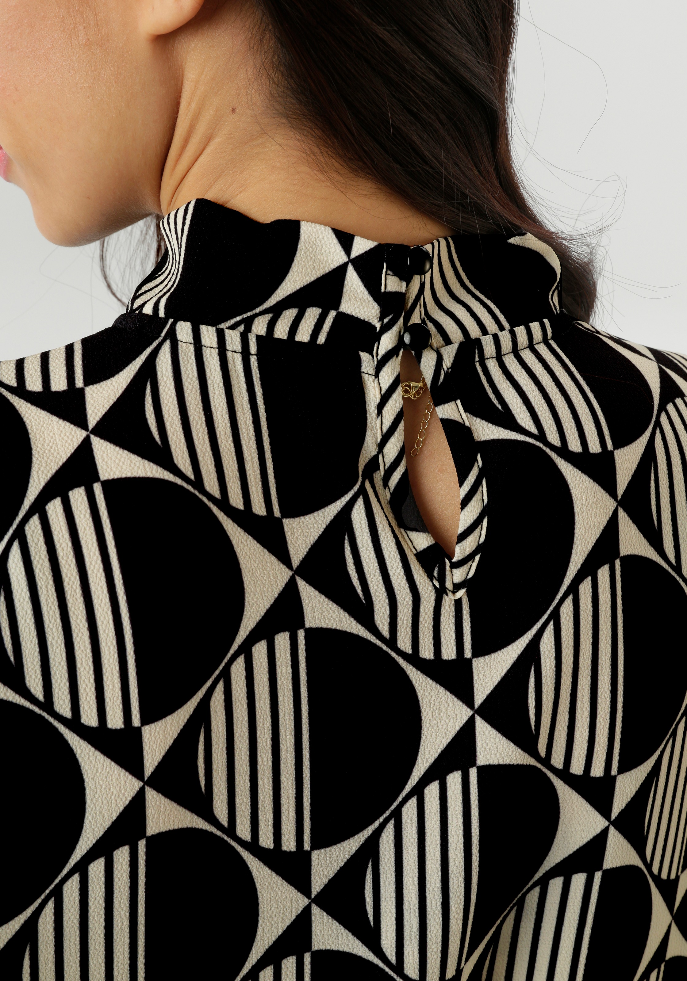 Thumbnail - Aniston SELECTED Schlupfbluse mit raffinierter Ausschnittlösung