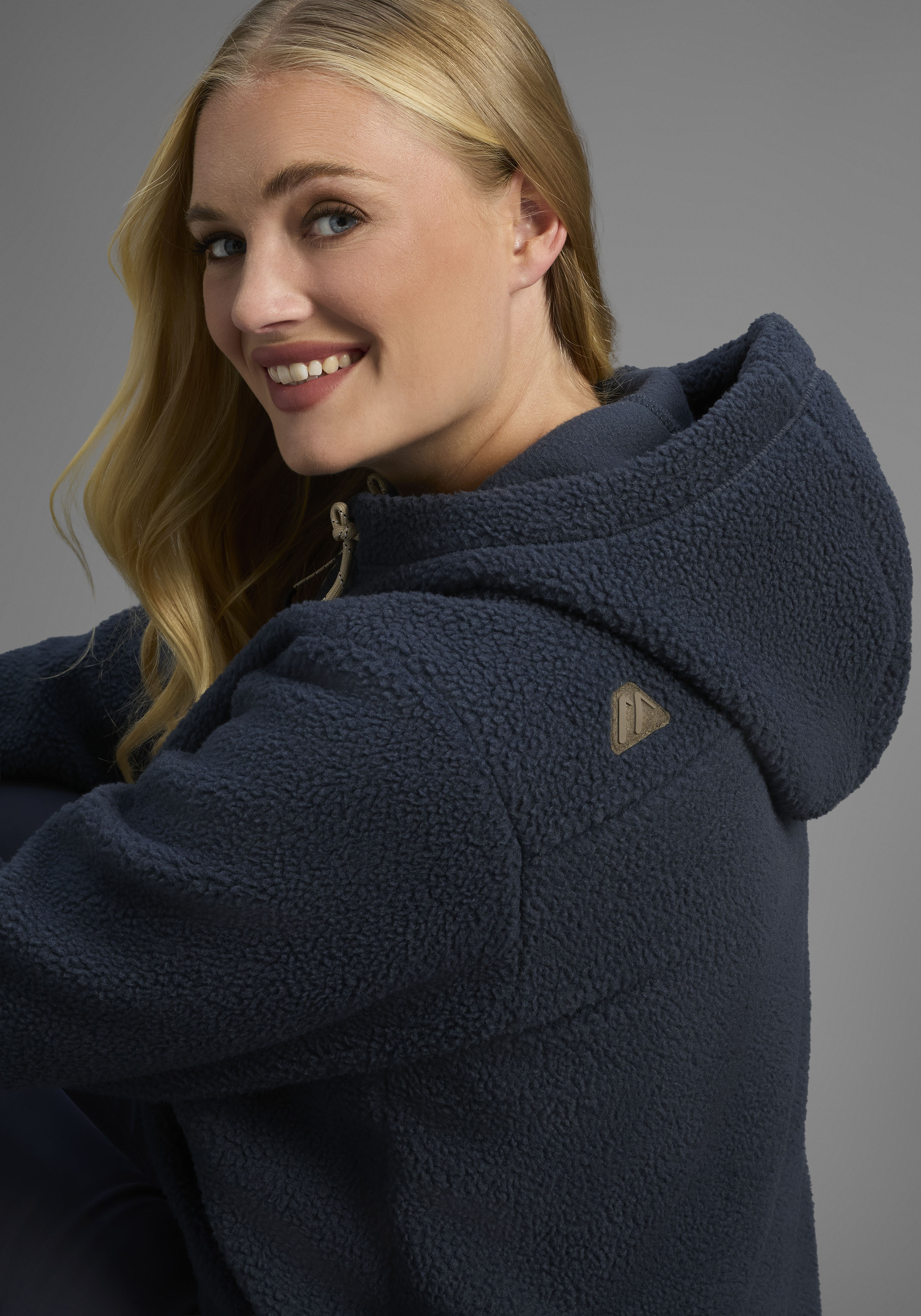 Thumbnail - Maier Sports Fleecejacke "DA-FLEECEJACKE RACKA W" für Outdoor-Aktivitäten, aus Polyester, gerader Schnitt