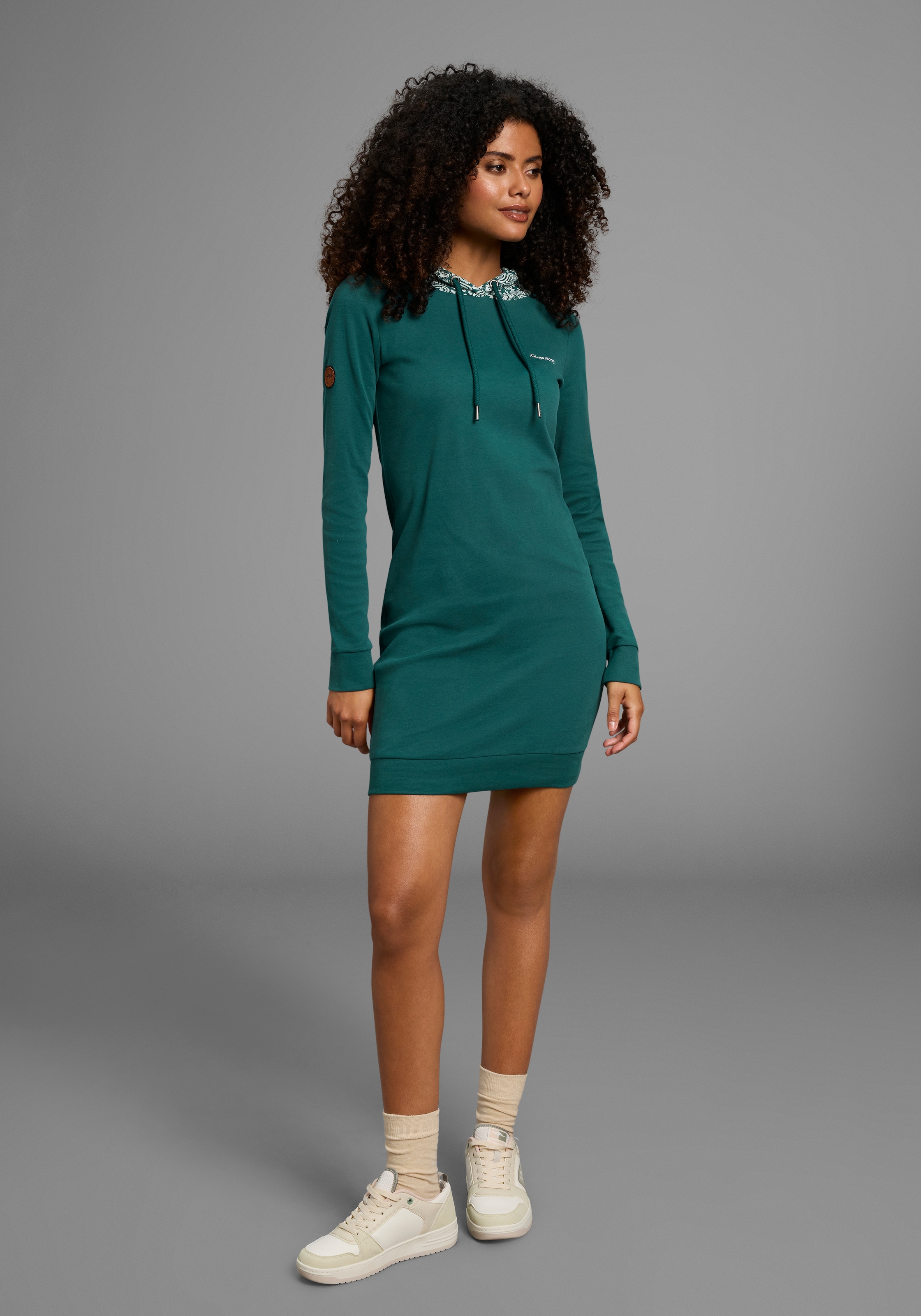 KangaROOS Sweatkleid, mit Allover-Print Kapuze