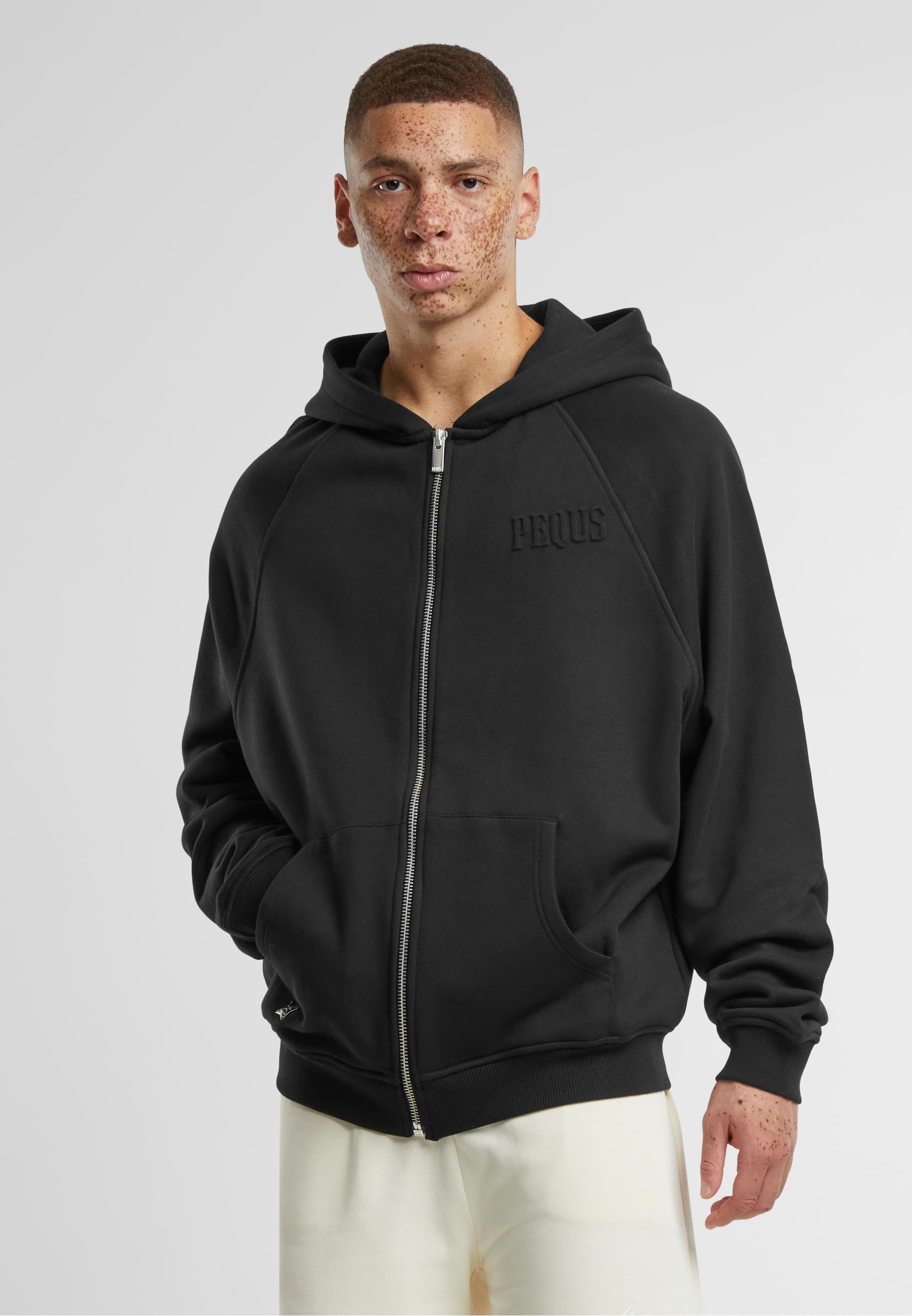 PEQUS Outdoorjacke »PEQUS PEQUS Debossed Logo Zip-Cardigan« 1 Stk. tlg. mit Kapuze